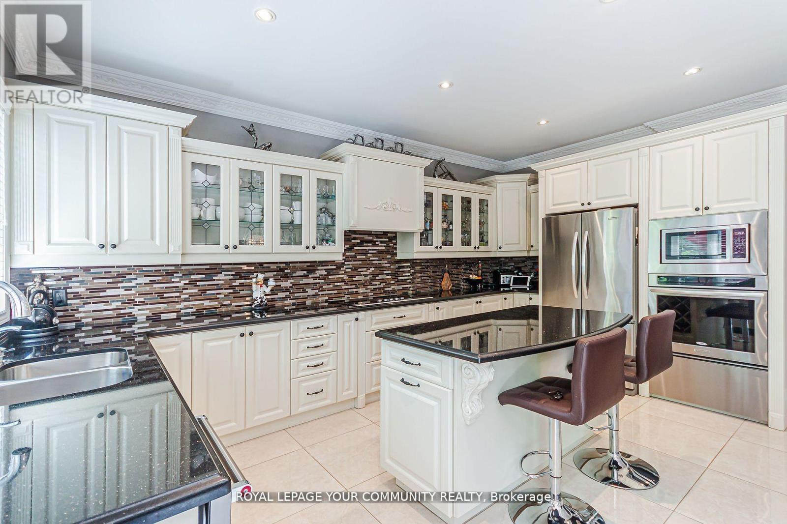












60 PANTANO DRIVE

,
Vaughan,




Ontario
L4J0B2

