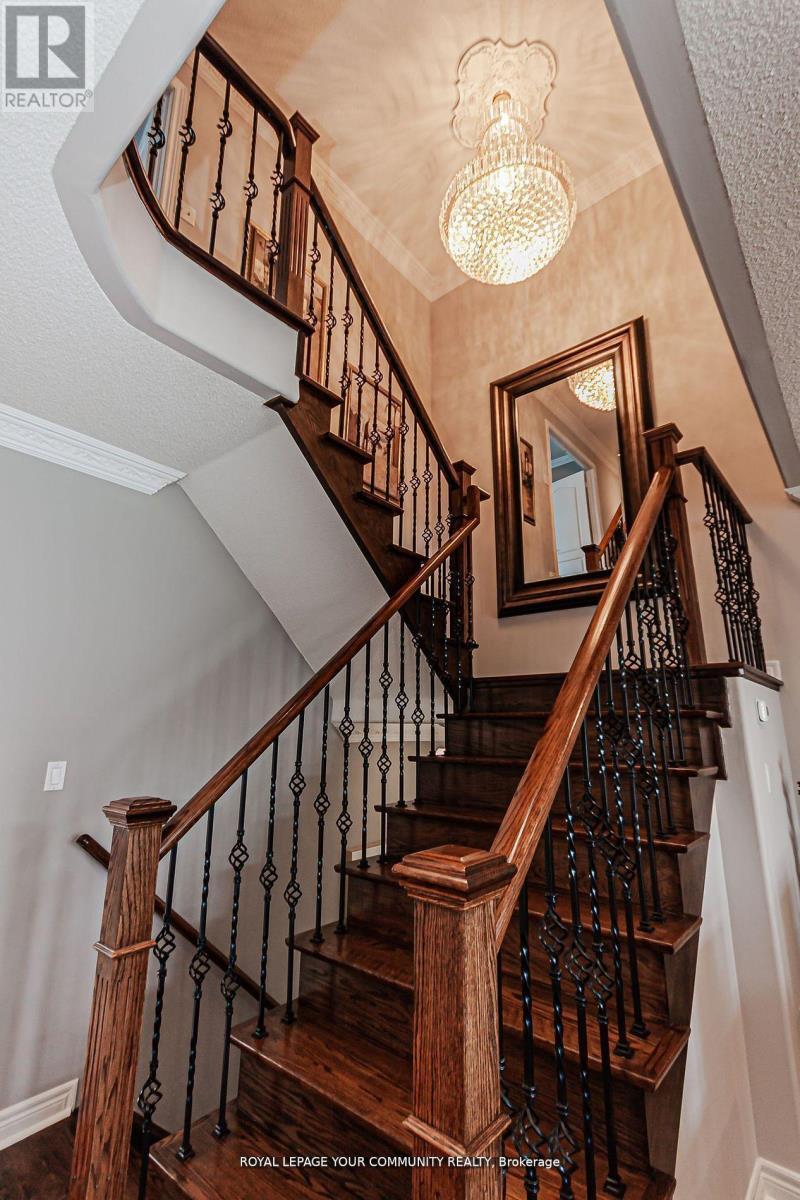 












60 PANTANO DRIVE

,
Vaughan,




Ontario
L4J0B2

