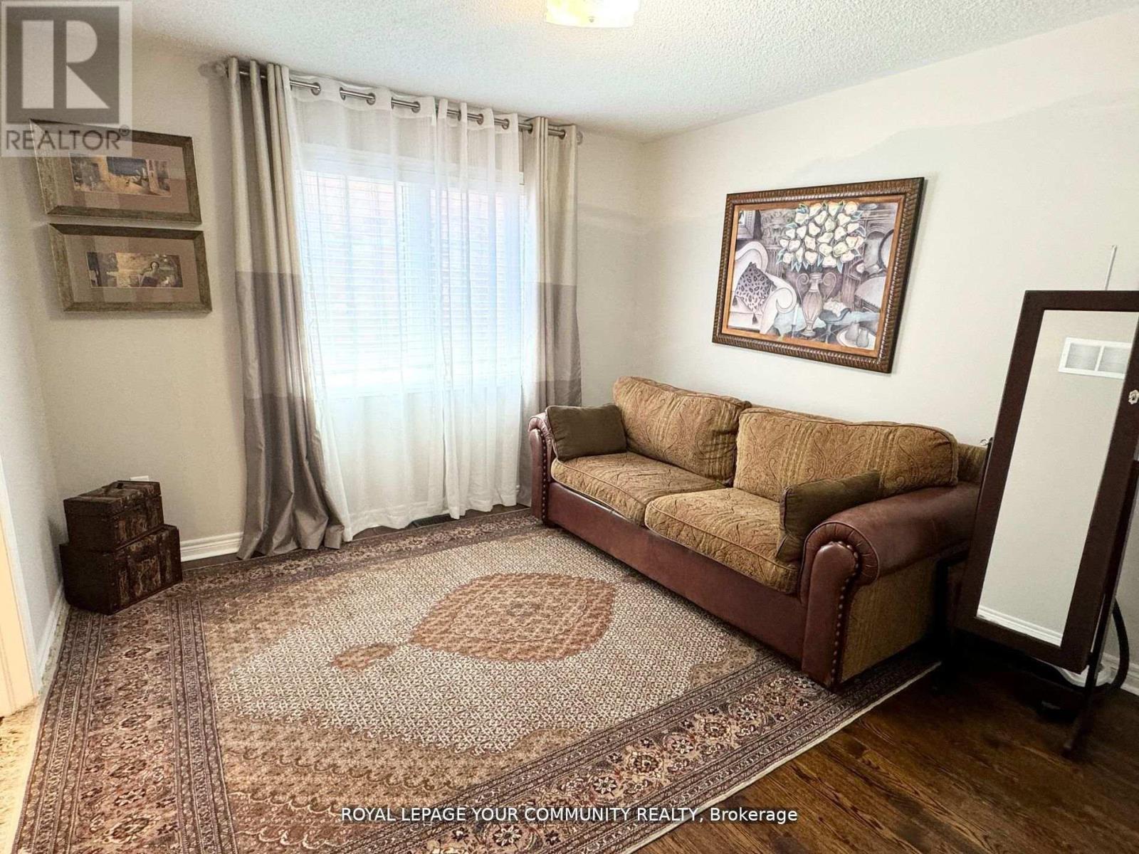 












60 PANTANO DRIVE

,
Vaughan,




Ontario
L4J0B2

