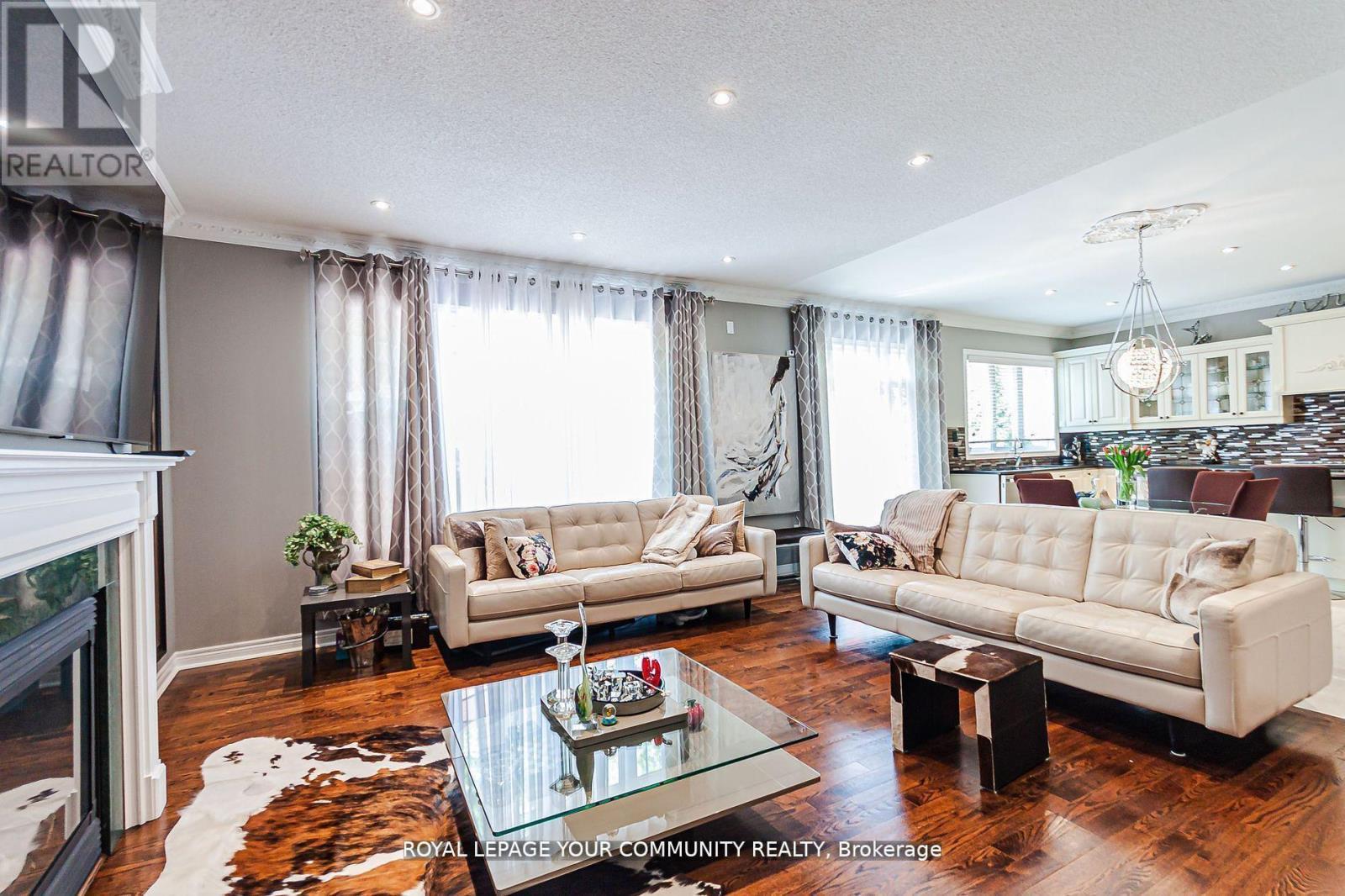 












60 PANTANO DRIVE

,
Vaughan,




Ontario
L4J0B2

