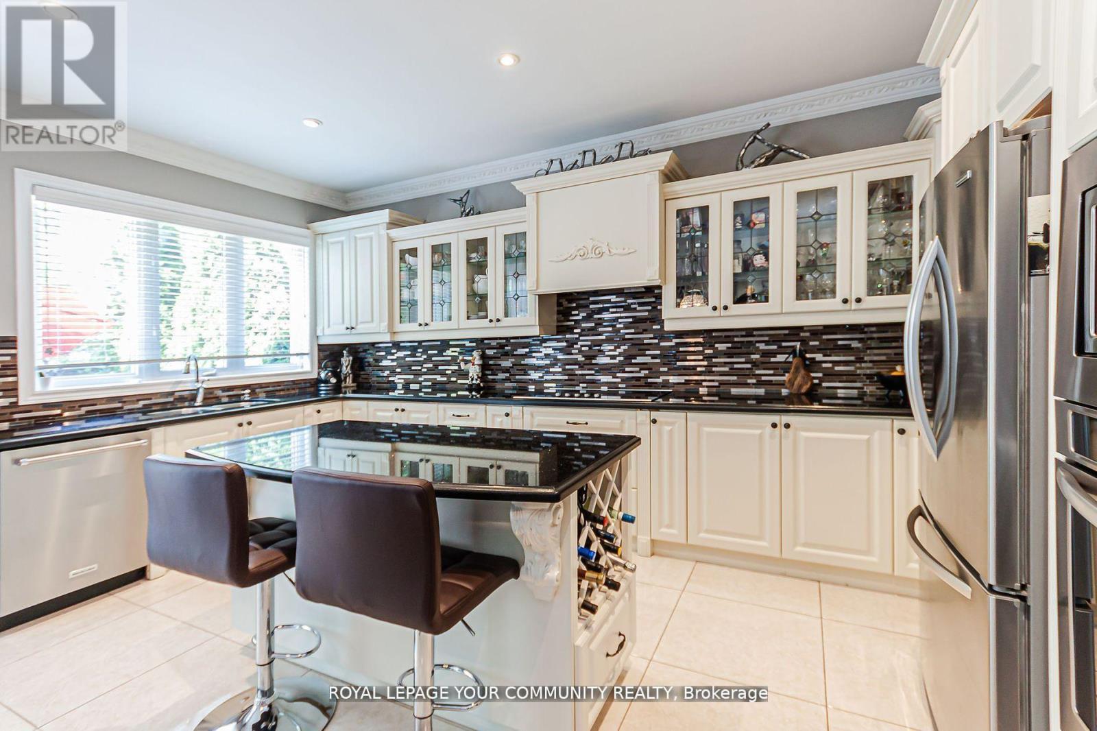 












60 PANTANO DRIVE

,
Vaughan,




Ontario
L4J0B2

