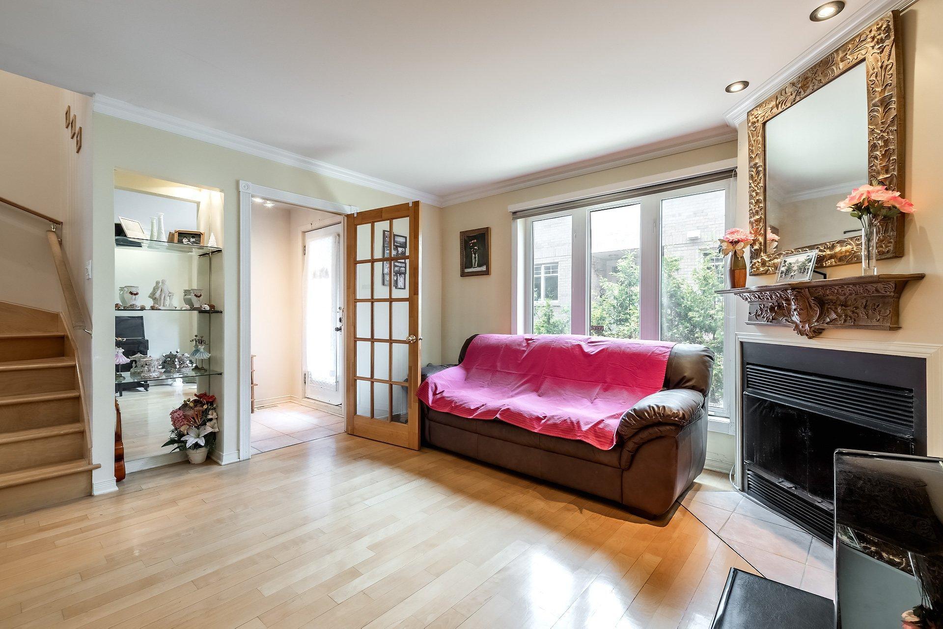 









3756


Ch. de la Côte-de-Liesse

,
Mont-Royal,




QC
H4N2P5

