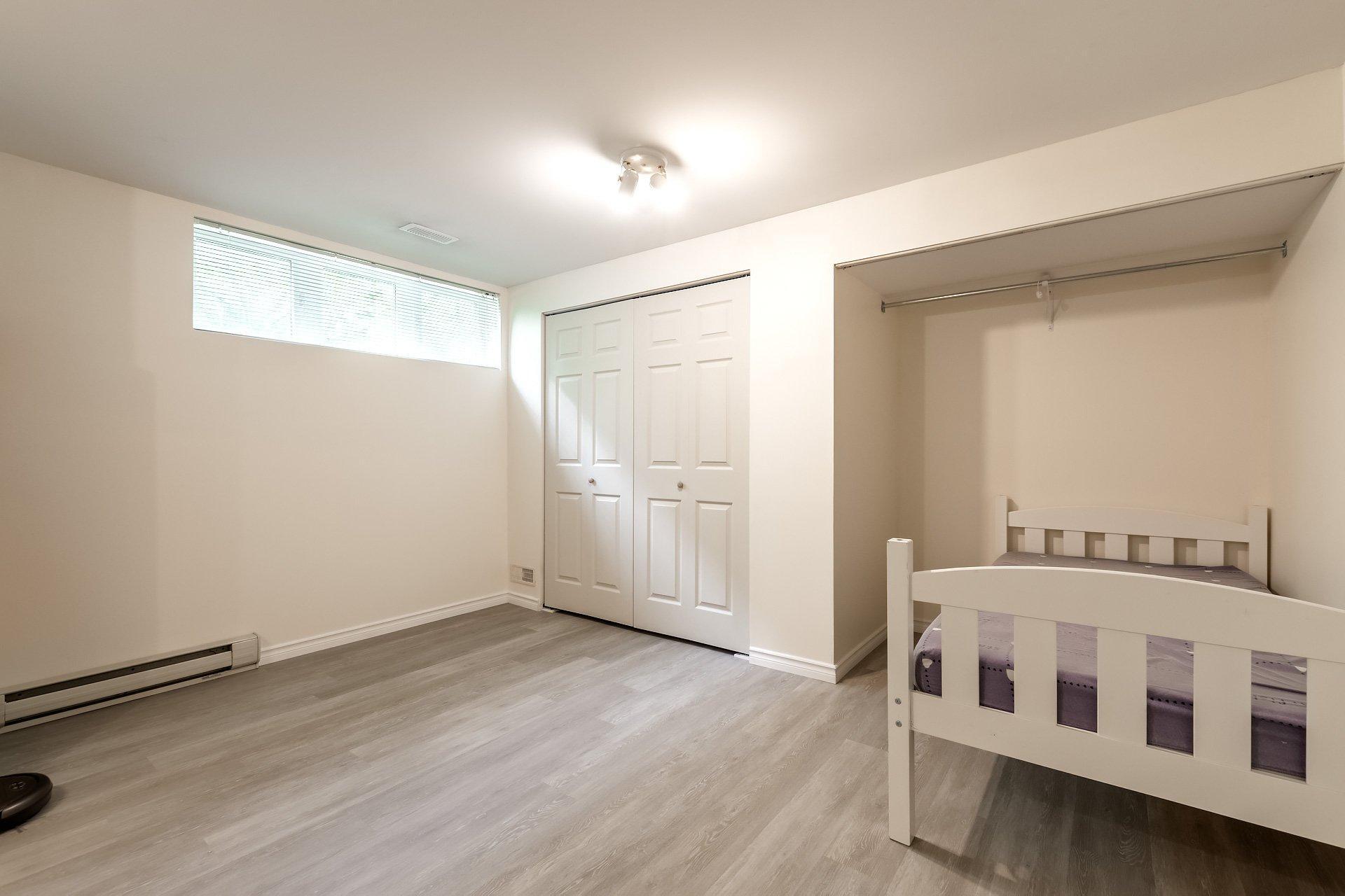 









3756


Ch. de la Côte-de-Liesse

,
Mont-Royal,




QC
H4N2P5

