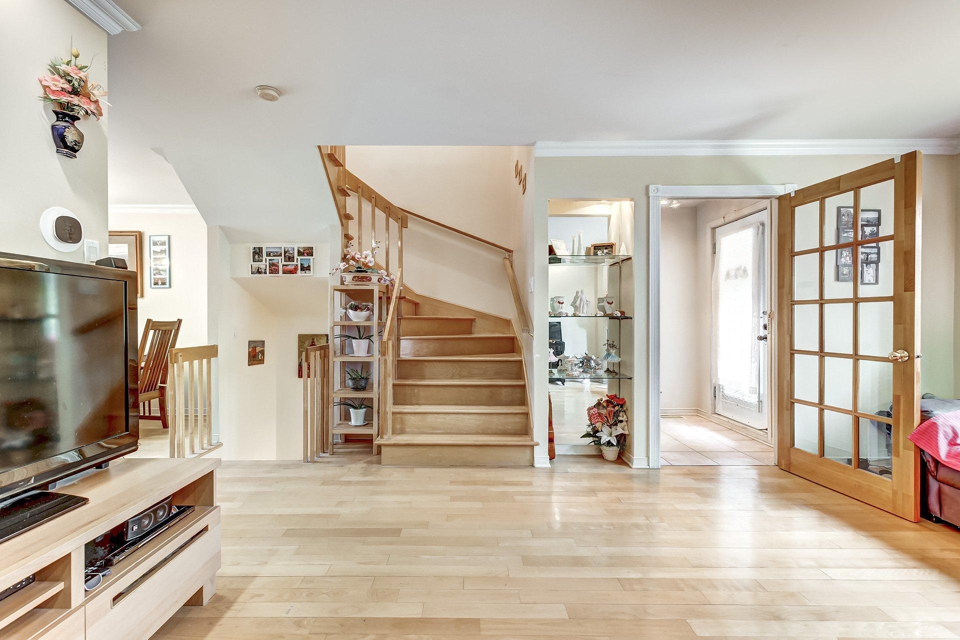 









3756


Ch. de la Côte-de-Liesse

,
Mont-Royal,




QC
H4N2P5

