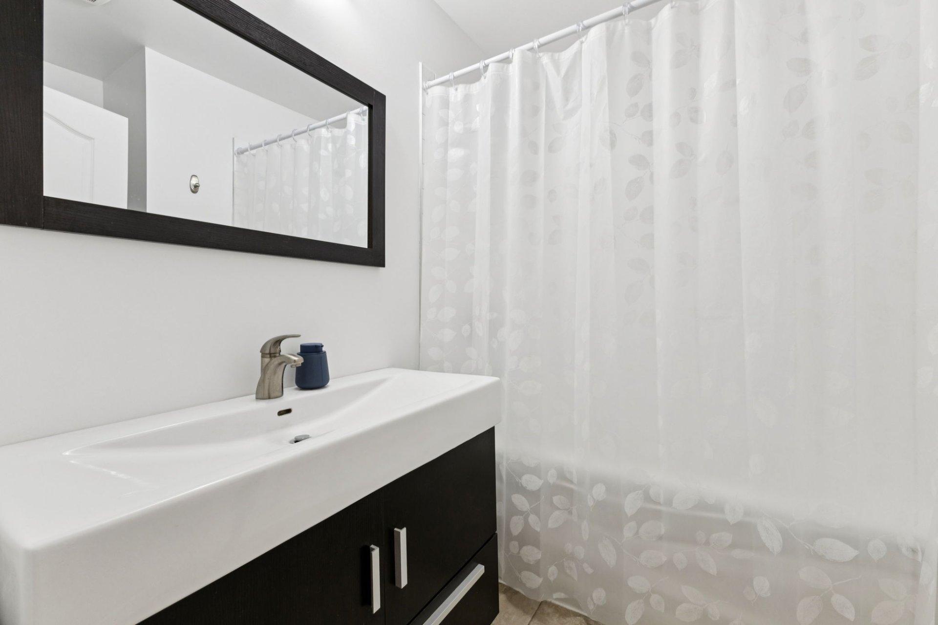 









15


Rue Larose

,
Gatineau (Hull),




QC
J8Y4X9

