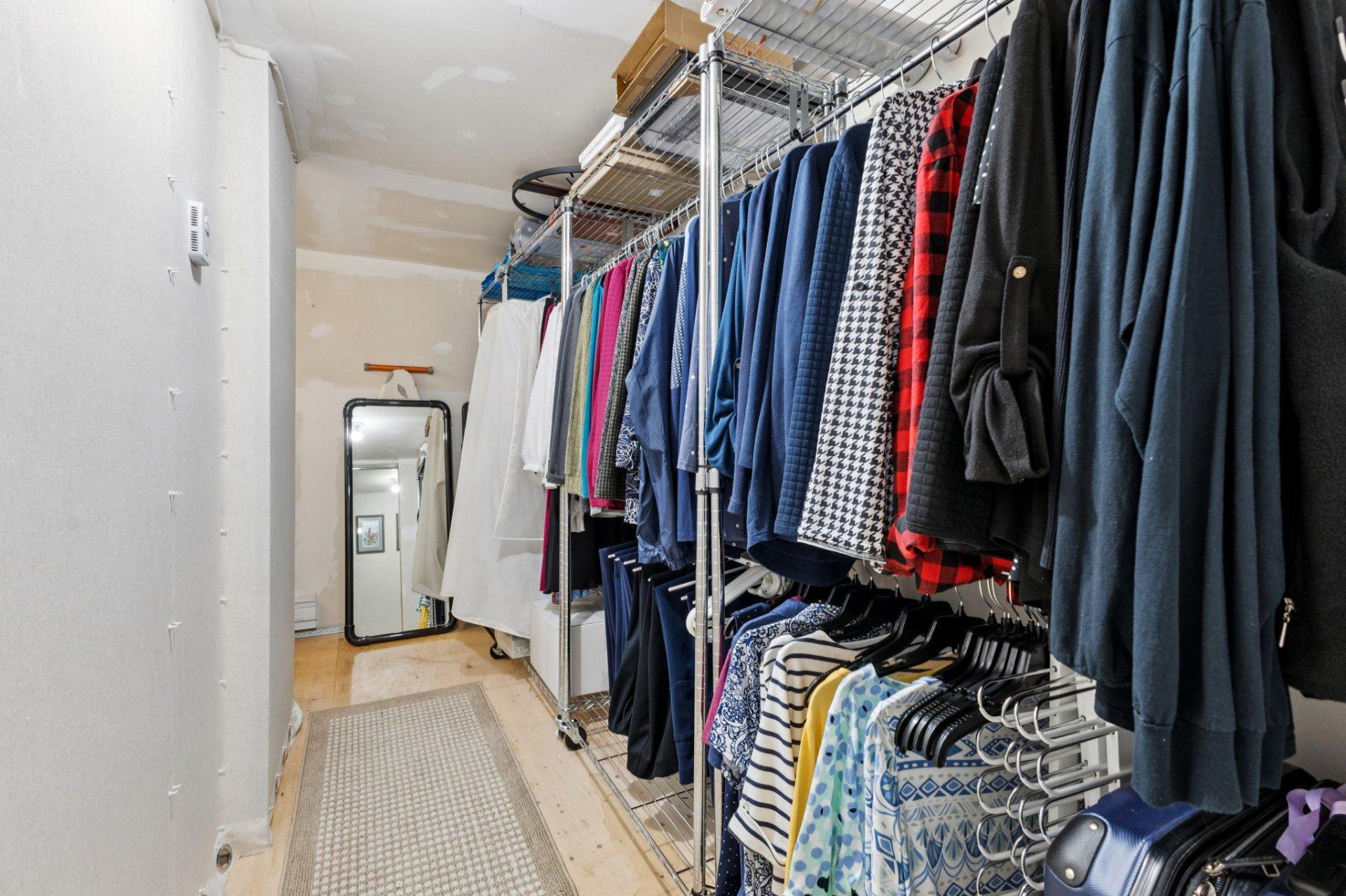 









15


Rue Larose

,
Gatineau (Hull),




QC
J8Y4X9

