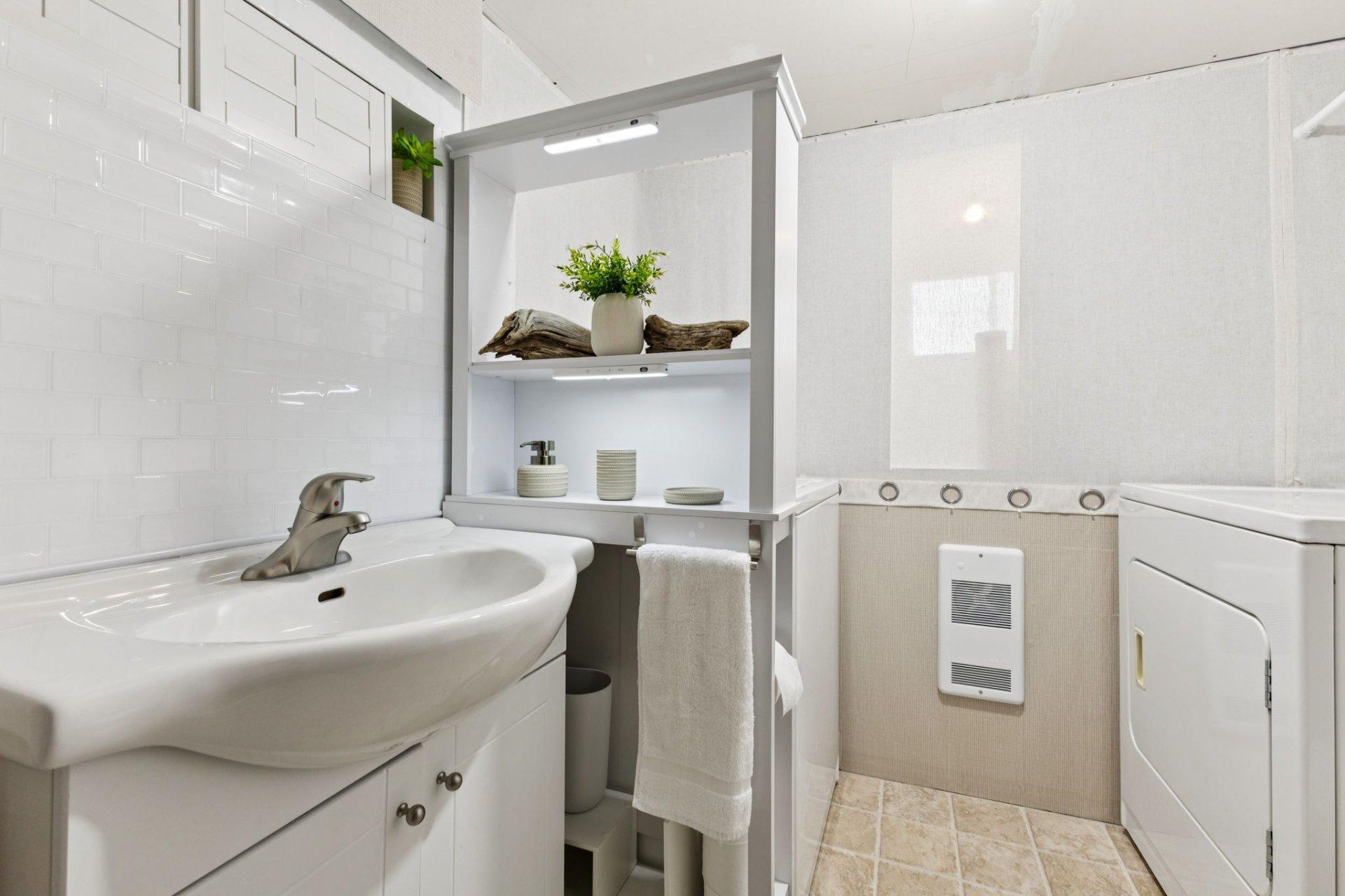 









15


Rue Larose

,
Gatineau (Hull),




QC
J8Y4X9

