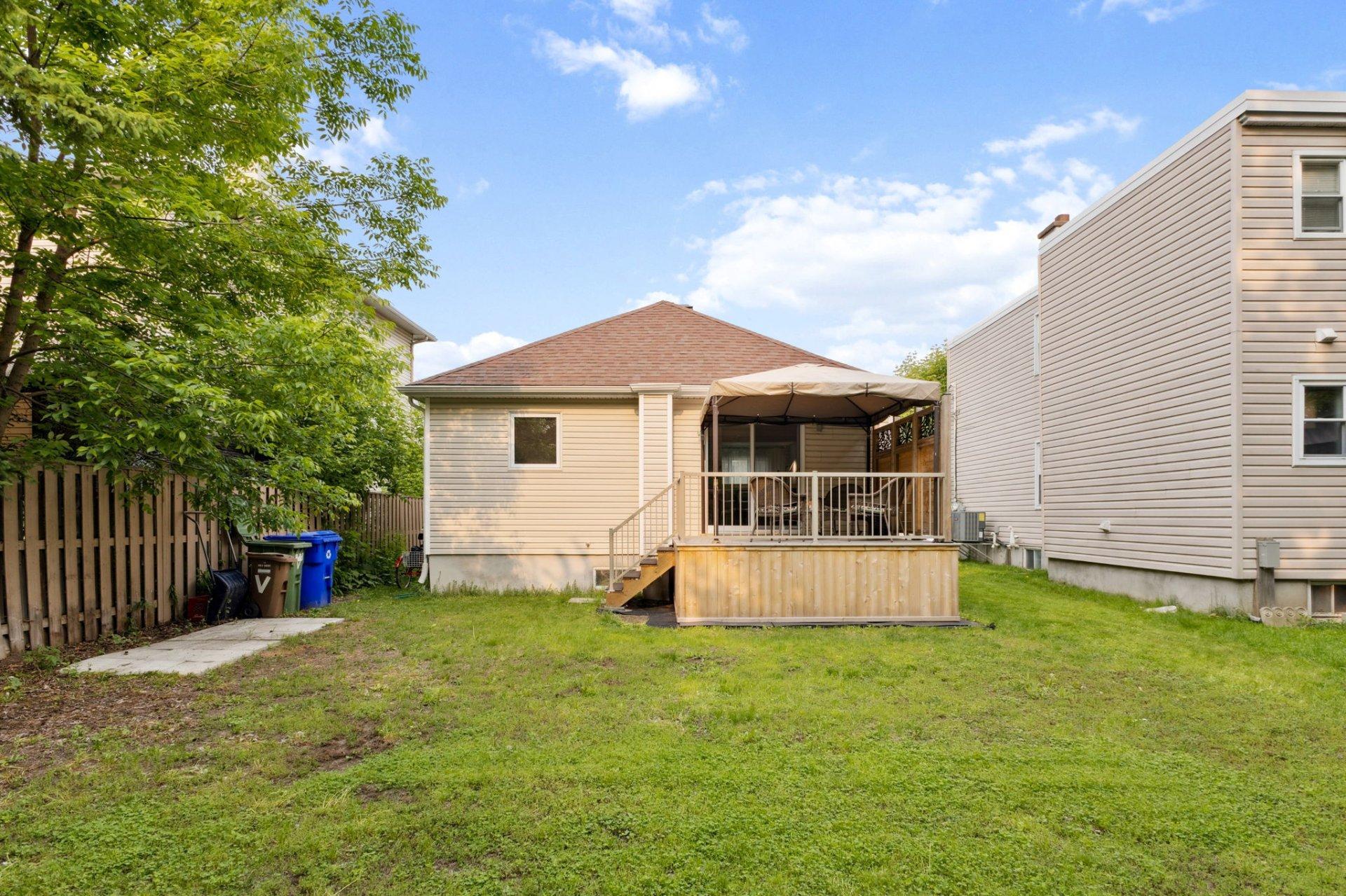 









15


Rue Larose

,
Gatineau (Hull),




QC
J8Y4X9

