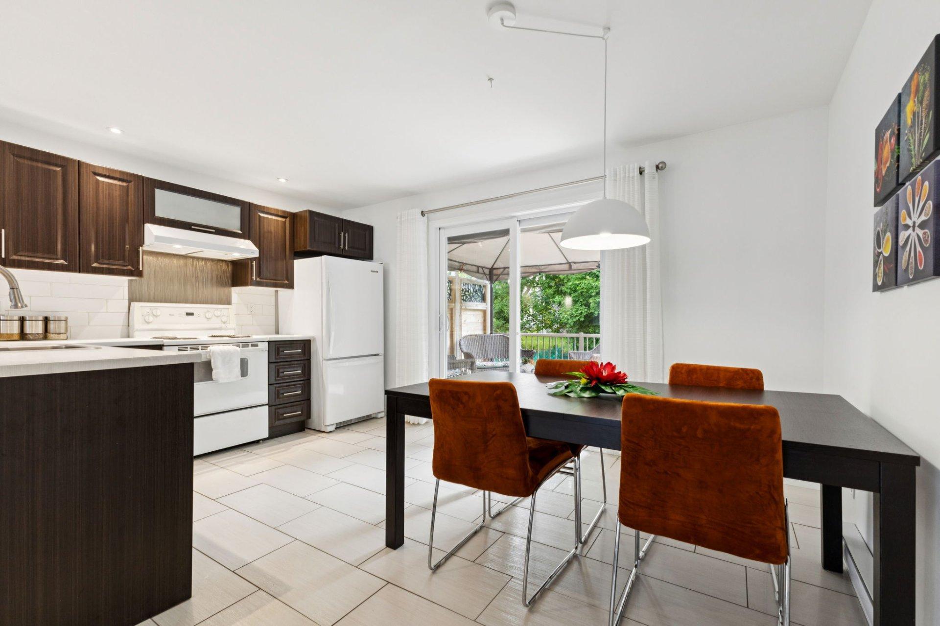 









15


Rue Larose

,
Gatineau (Hull),




QC
J8Y4X9

