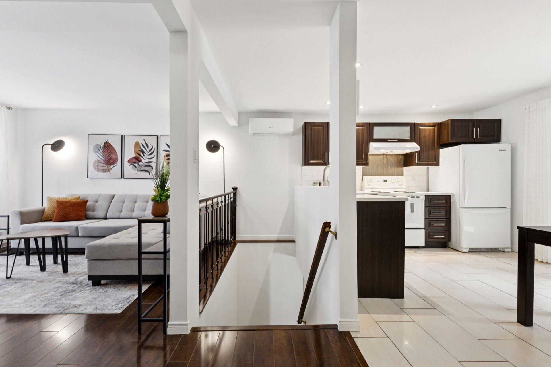 









15


Rue Larose

,
Gatineau (Hull),




QC
J8Y4X9

