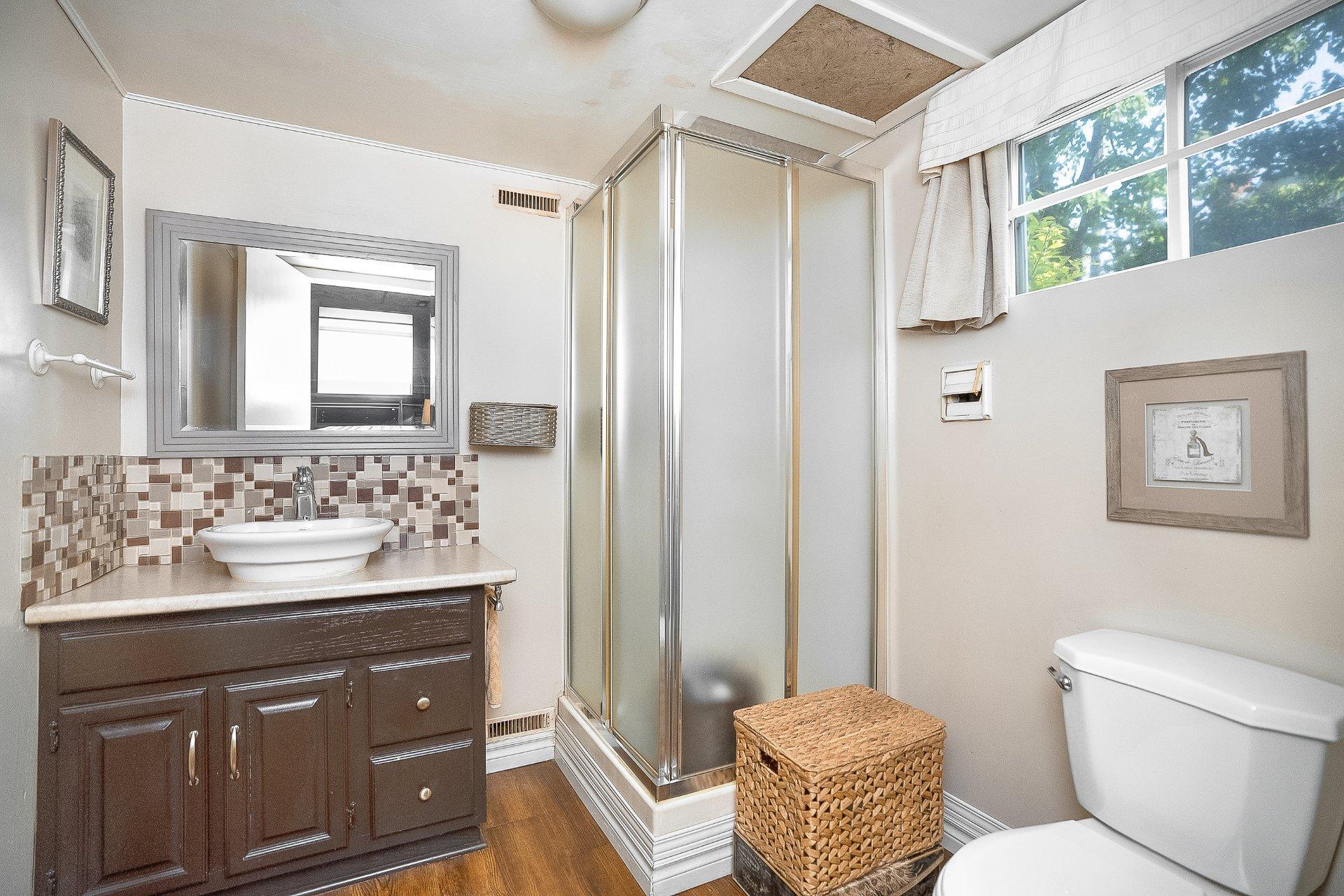









200


Rue Beacon

,
Kirkland,




QC
H9J2G1

