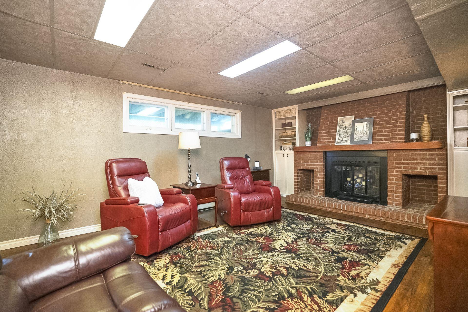 









200


Rue Beacon

,
Kirkland,




QC
H9J2G1

