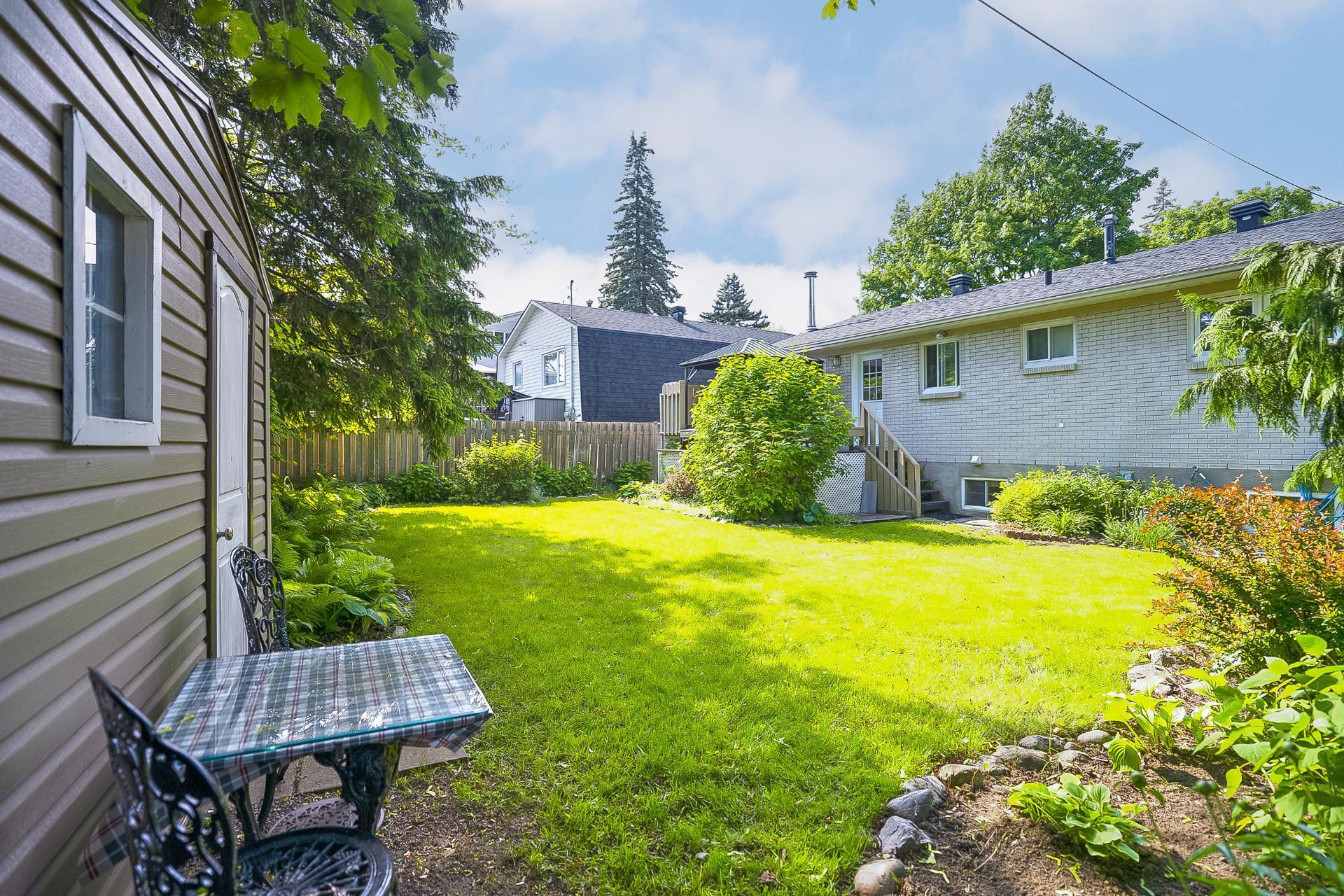 









200


Rue Beacon

,
Kirkland,




QC
H9J2G1

