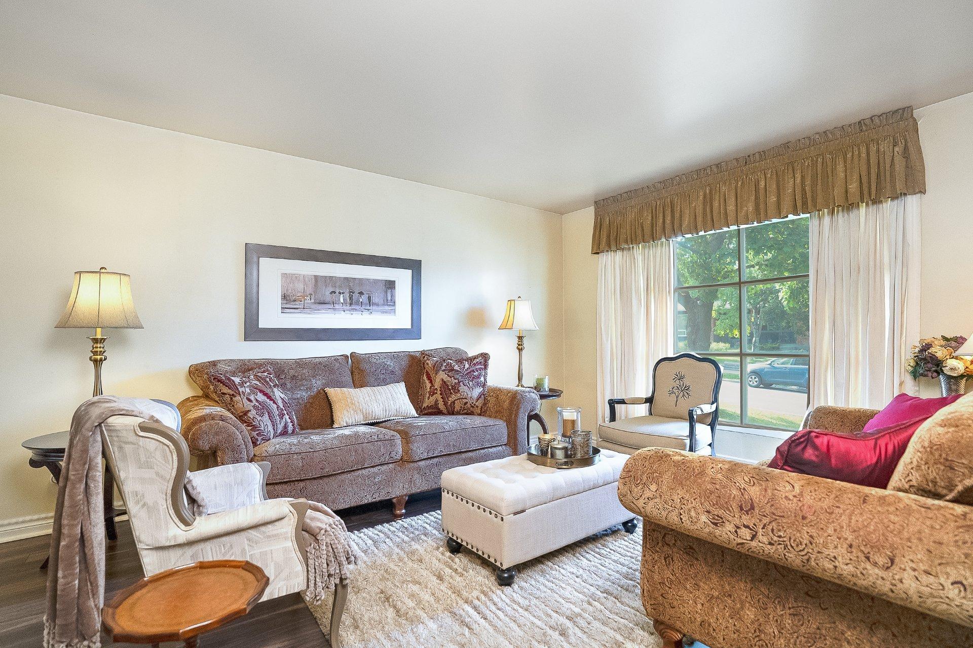 









200


Rue Beacon

,
Kirkland,




QC
H9J2G1

