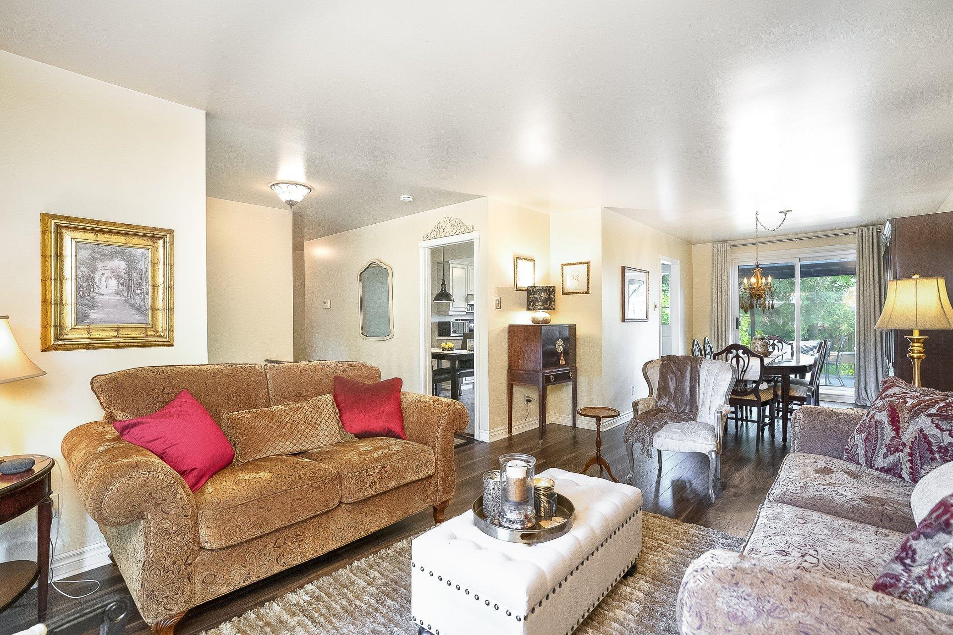 









200


Rue Beacon

,
Kirkland,




QC
H9J2G1

