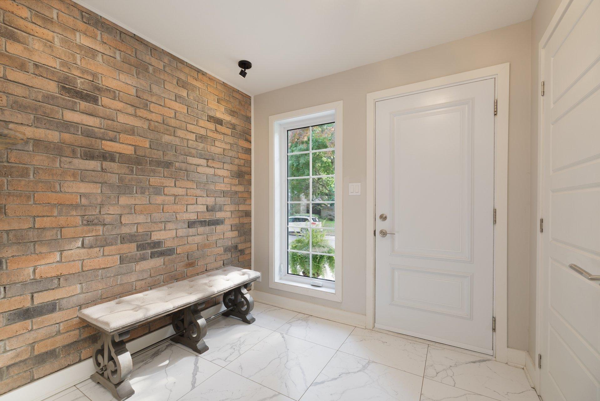 









44


Rue de Tanglewood

,
Kirkland,




QC
H9J2M6

