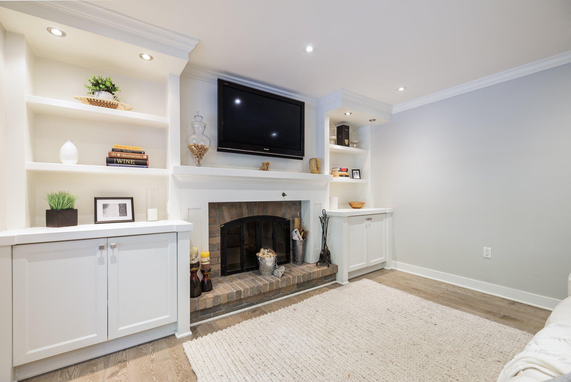 









44


Rue de Tanglewood

,
Kirkland,




QC
H9J2M6

