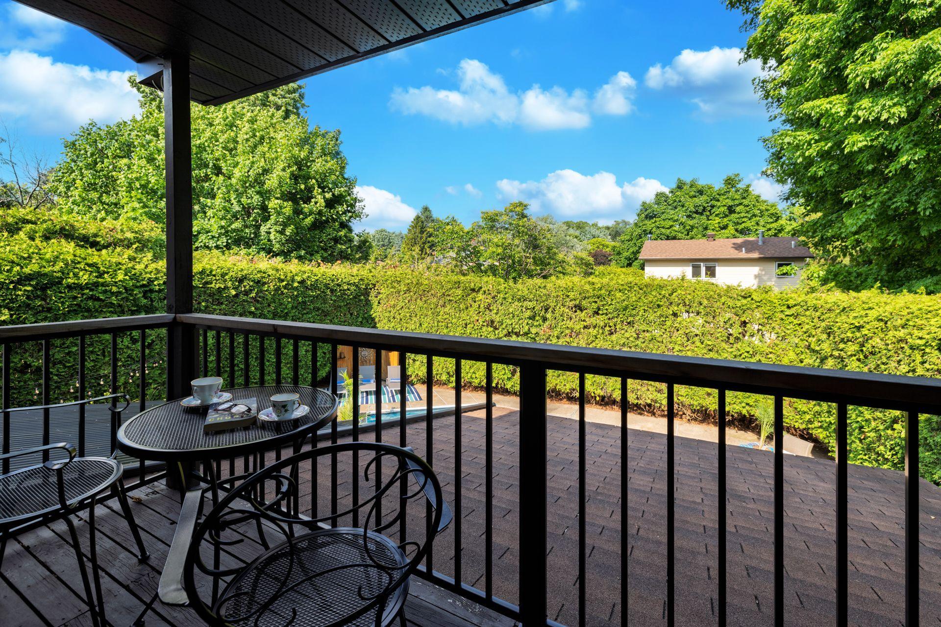 









44


Rue de Tanglewood

,
Kirkland,




QC
H9J2M6

