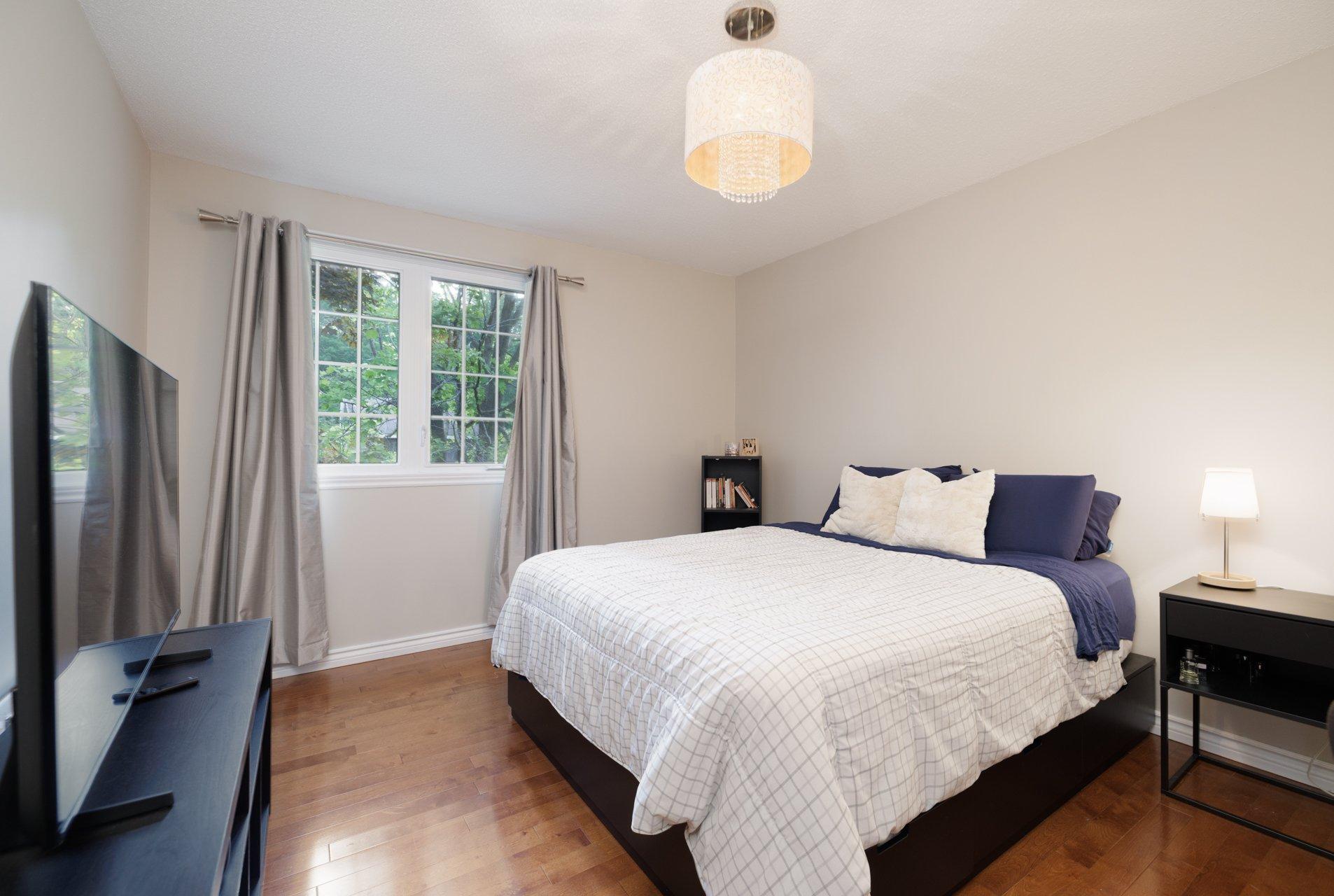 









44


Rue de Tanglewood

,
Kirkland,




QC
H9J2M6

