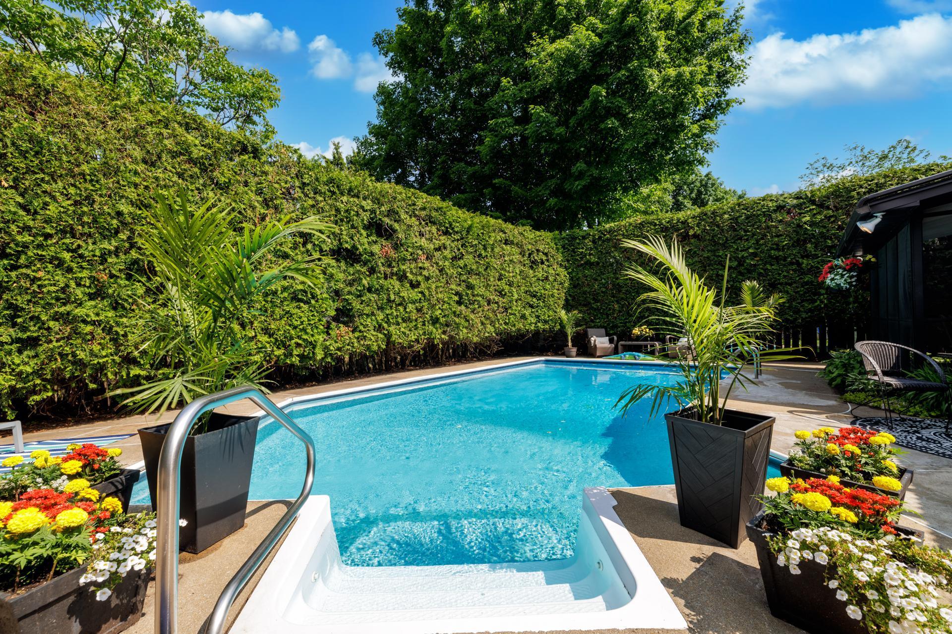 









44


Rue de Tanglewood

,
Kirkland,




QC
H9J2M6

