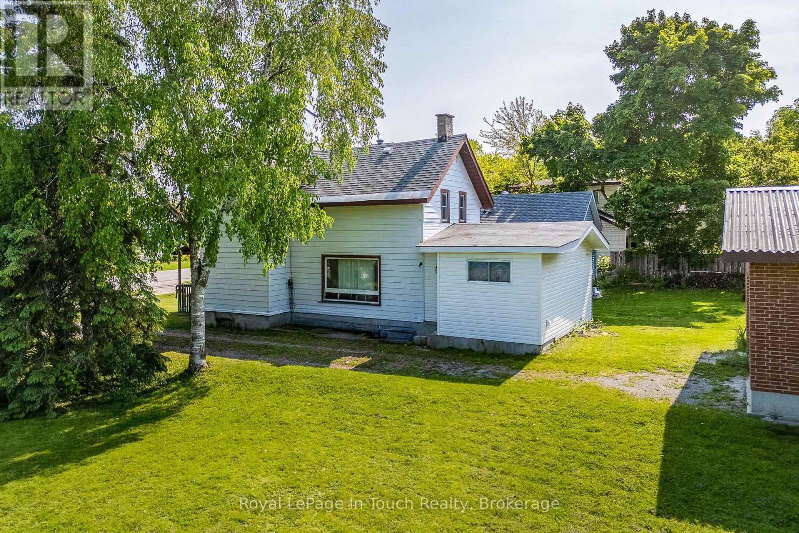 












242 BARNETT AVENUE

,
Midland,




Ontario
L4R1N1


