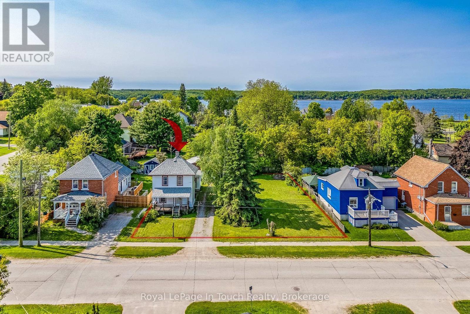 












242 BARNETT AVENUE

,
Midland,




Ontario
L4R1N1

