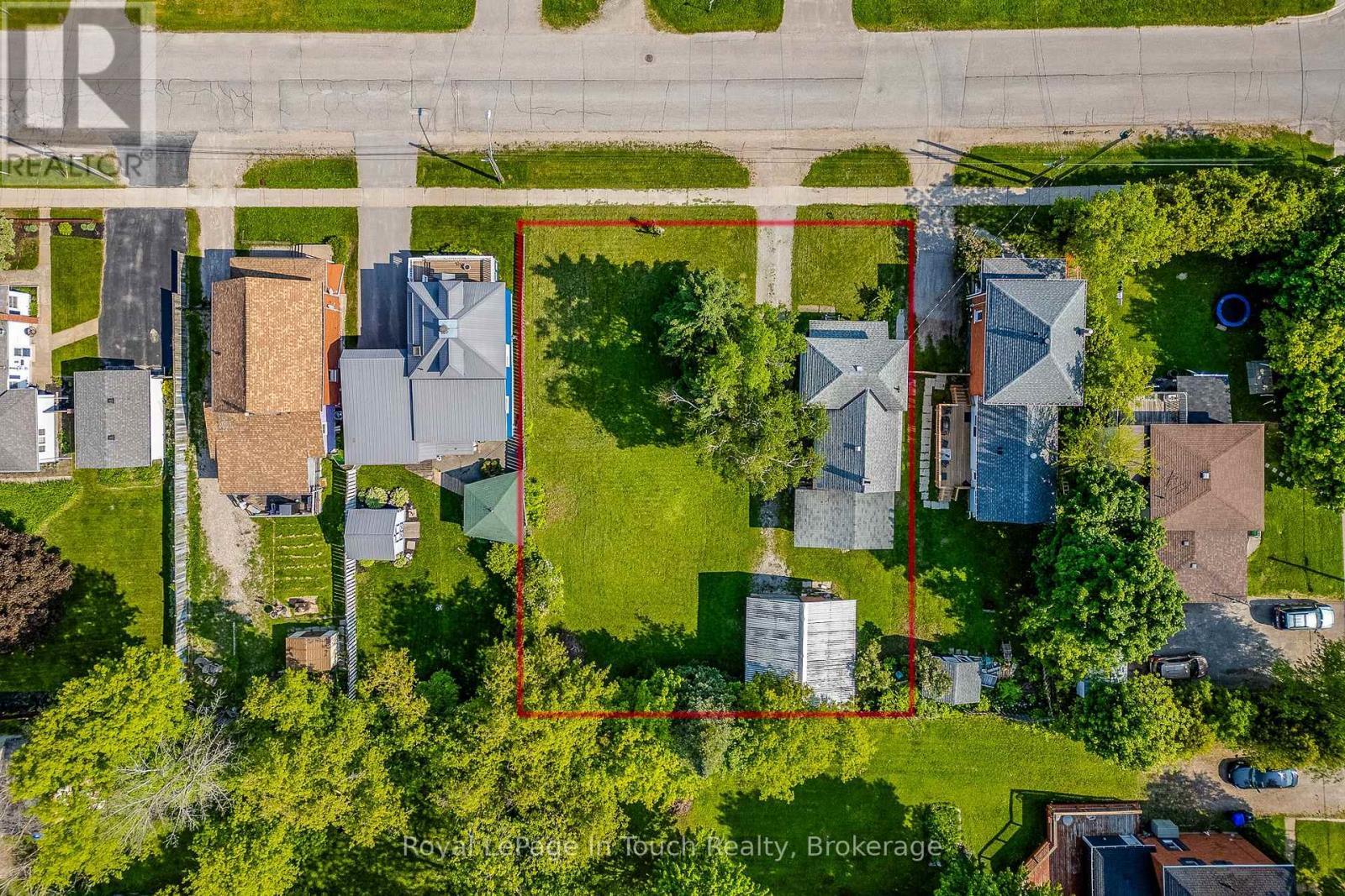 












242 BARNETT AVENUE

,
Midland,




Ontario
L4R1N1

