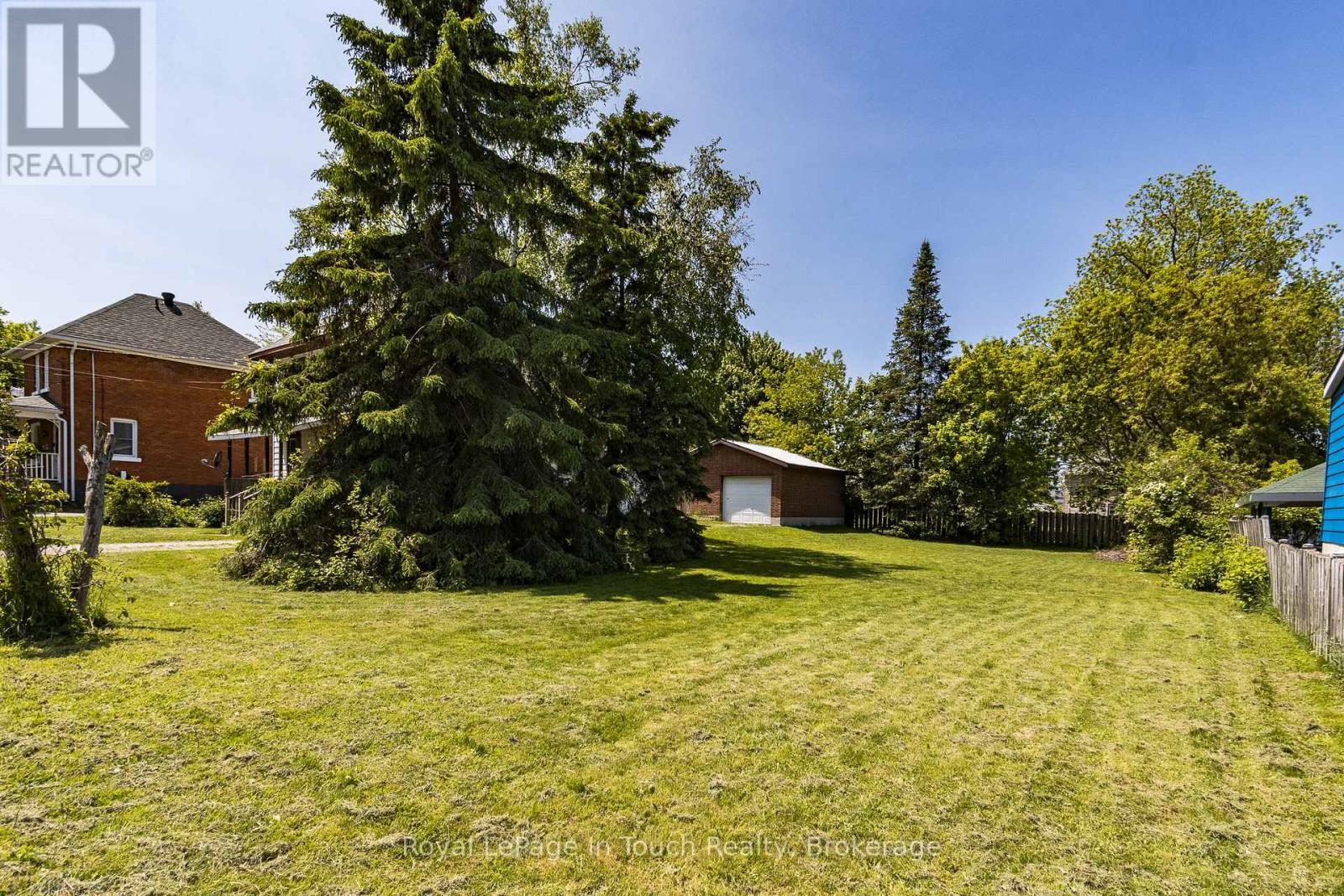 












242 BARNETT AVENUE

,
Midland,




Ontario
L4R1N1

