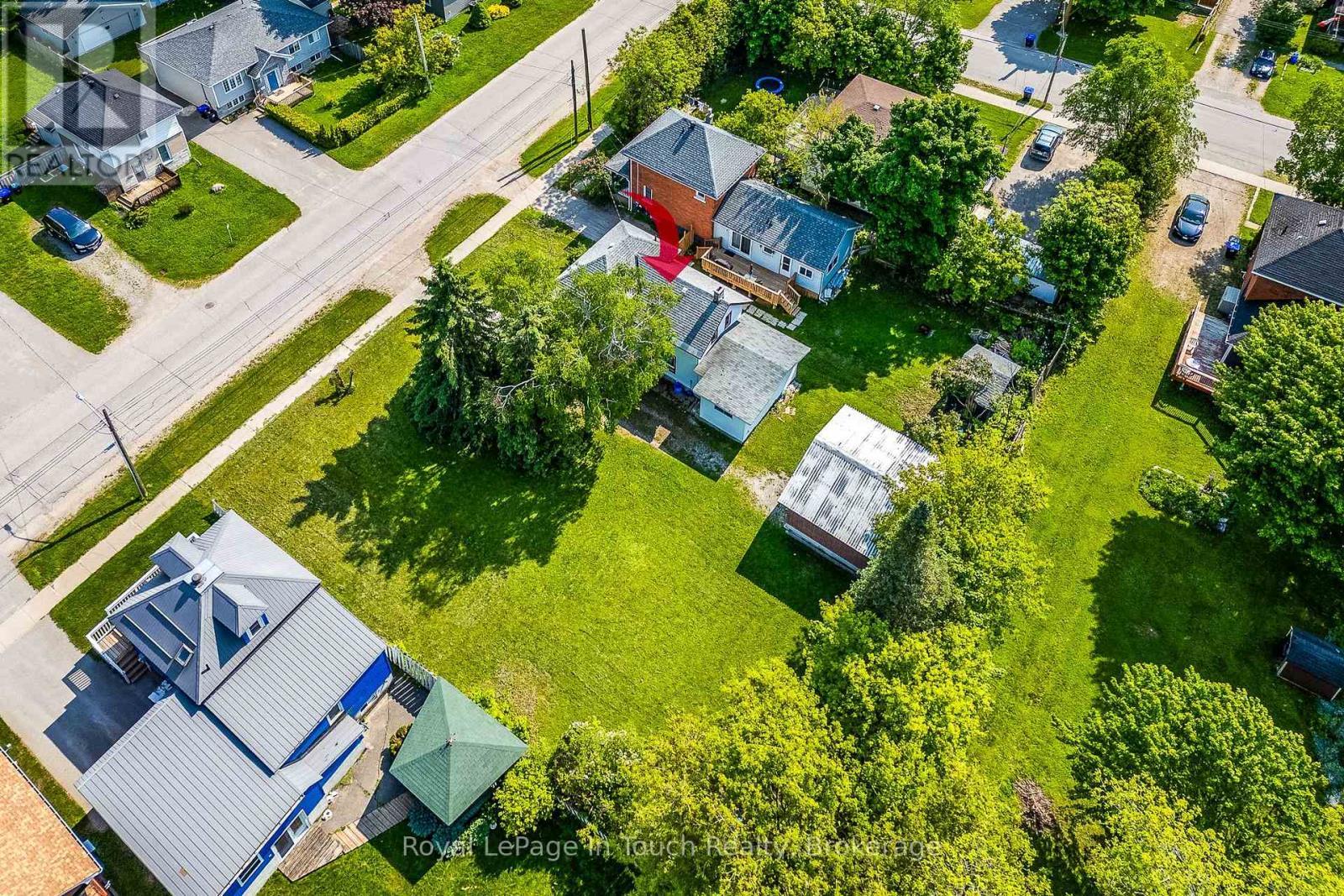 












242 BARNETT AVENUE

,
Midland,




Ontario
L4R1N1

