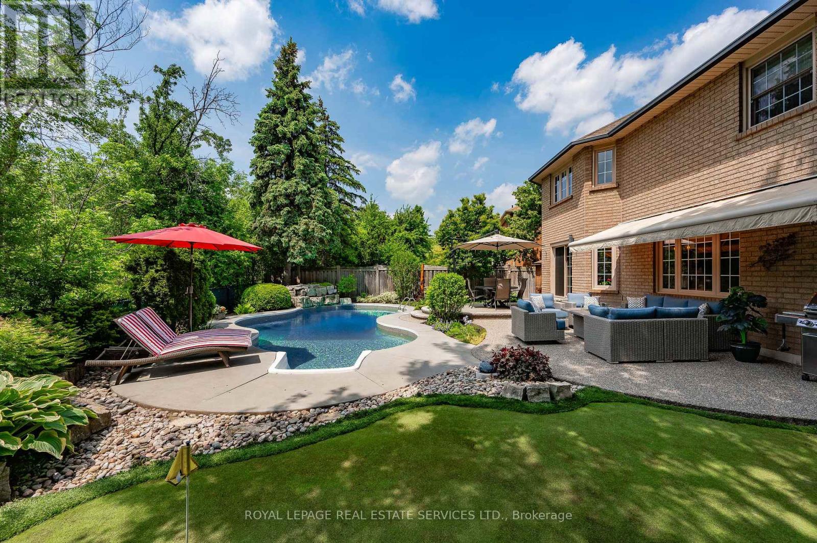












2224 BRAYS LANE

,
Oakville,




Ontario
L6M3J6

