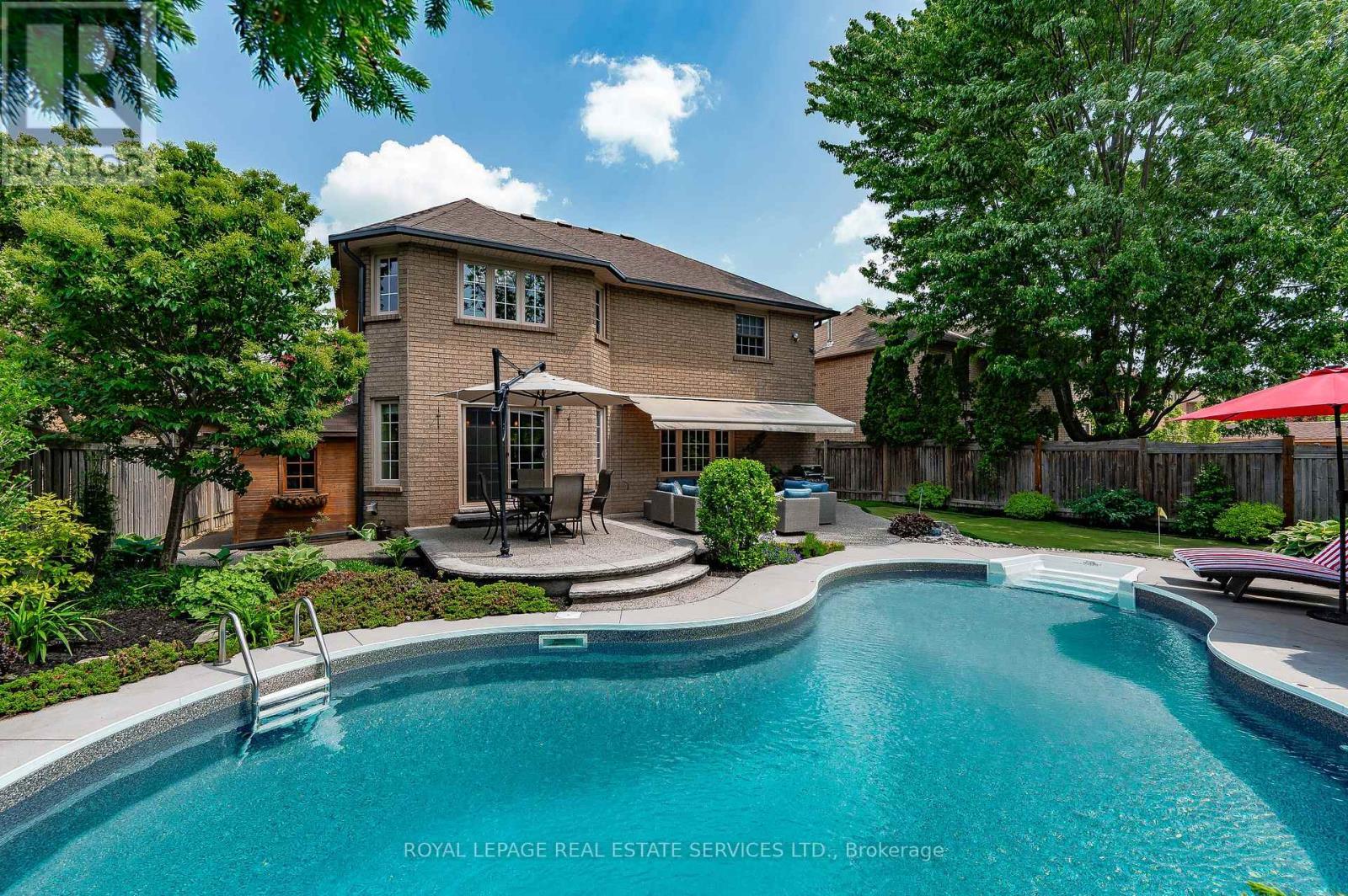 












2224 BRAYS LANE

,
Oakville,




Ontario
L6M3J6

