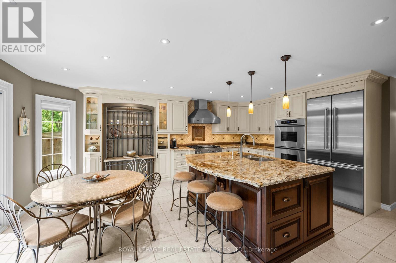 












2224 BRAYS LANE

,
Oakville,




Ontario
L6M3J6

