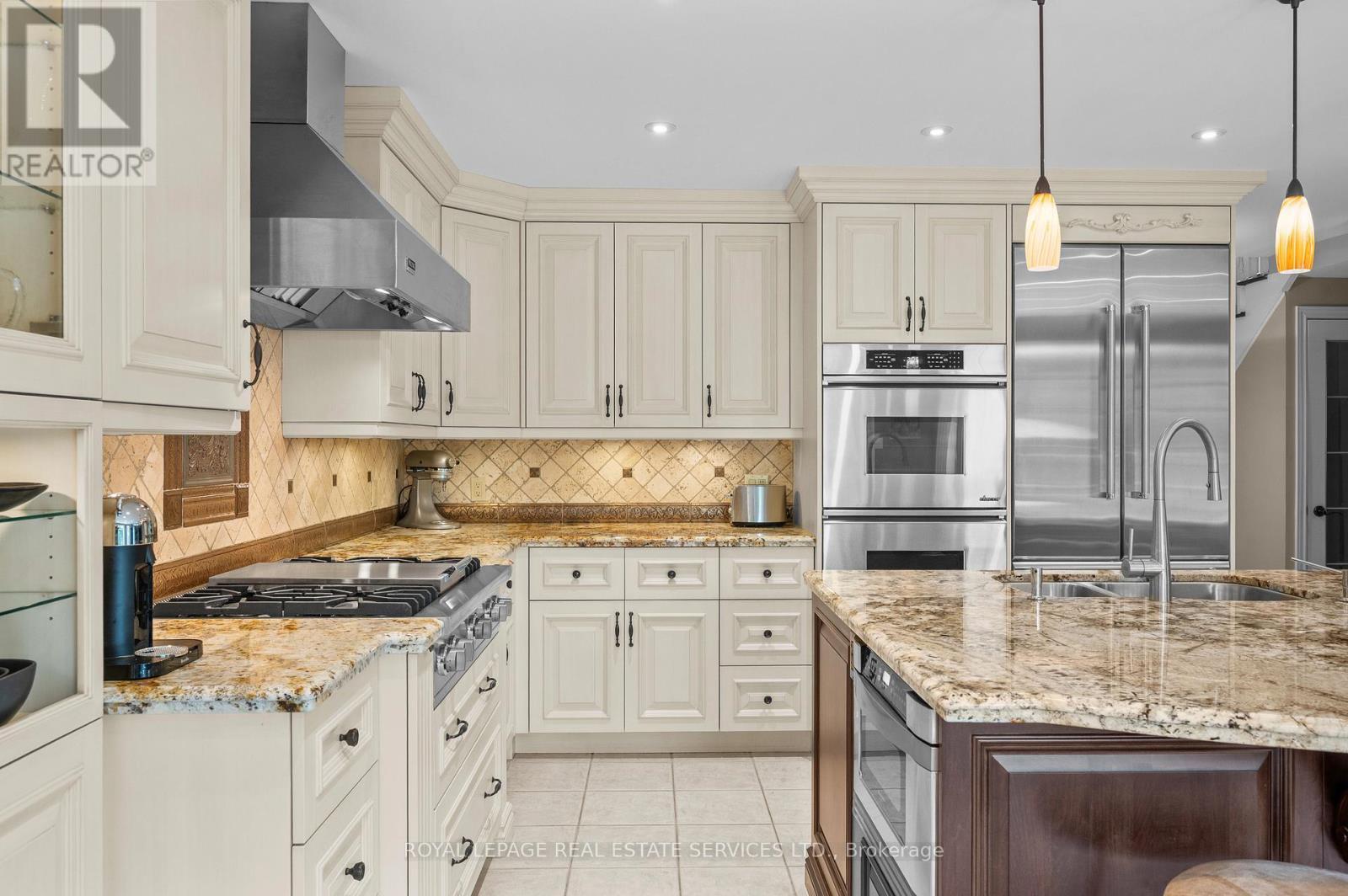 












2224 BRAYS LANE

,
Oakville,




Ontario
L6M3J6

