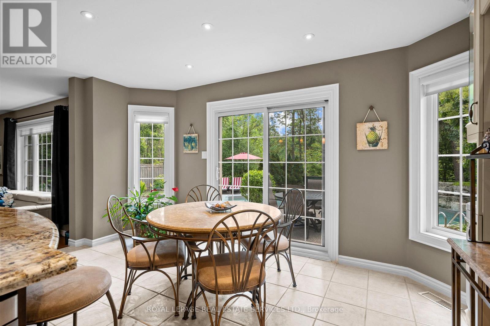 












2224 BRAYS LANE

,
Oakville,




Ontario
L6M3J6

