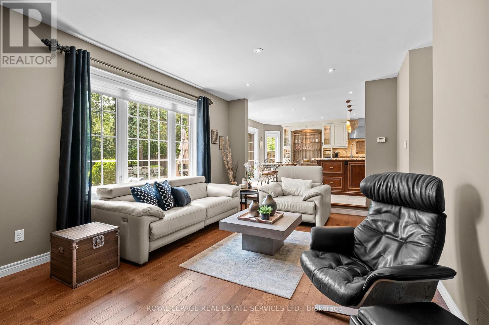 












2224 BRAYS LANE

,
Oakville,




Ontario
L6M3J6

