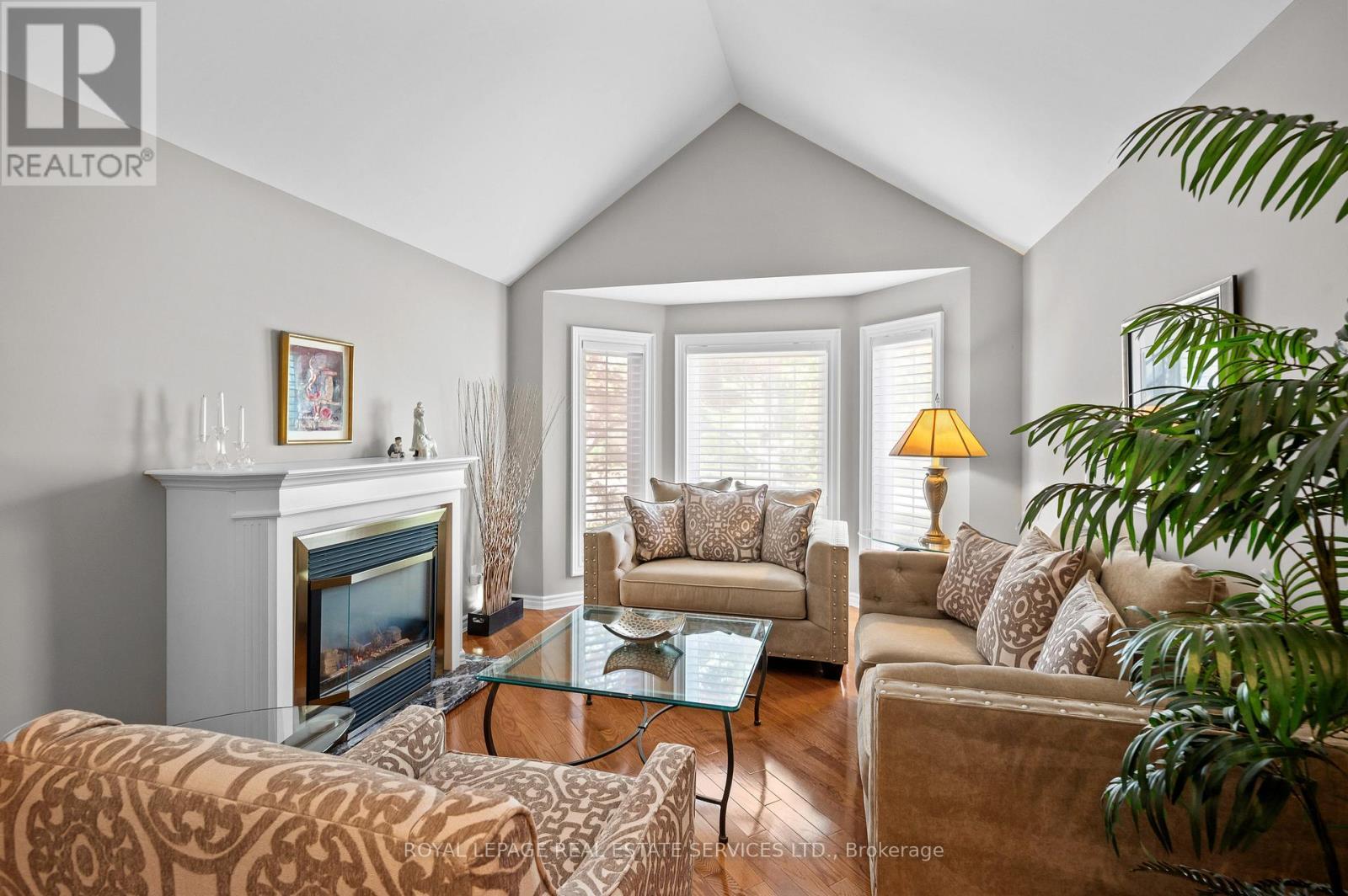 












2224 BRAYS LANE

,
Oakville,




Ontario
L6M3J6

