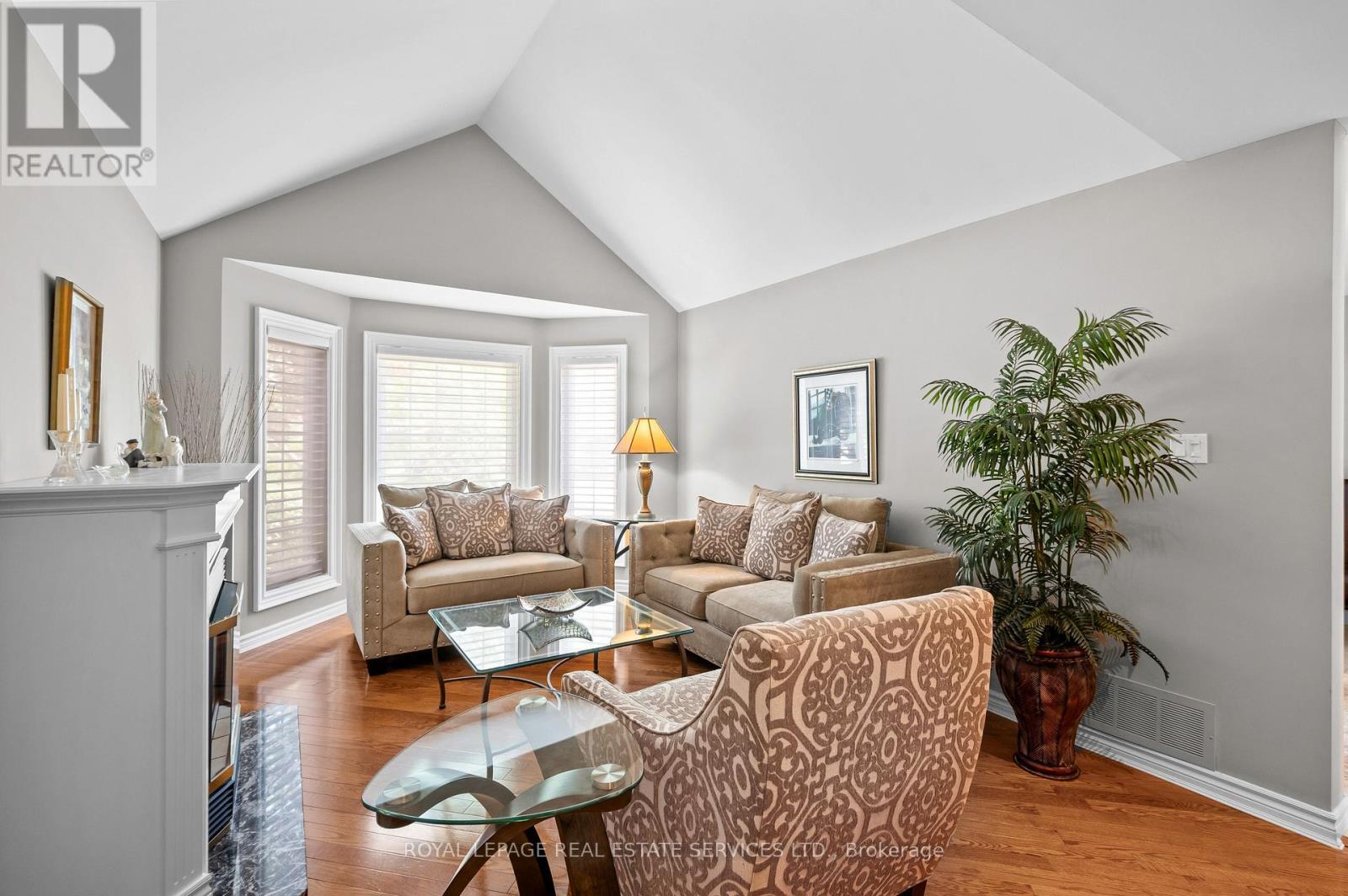 












2224 BRAYS LANE

,
Oakville,




Ontario
L6M3J6


