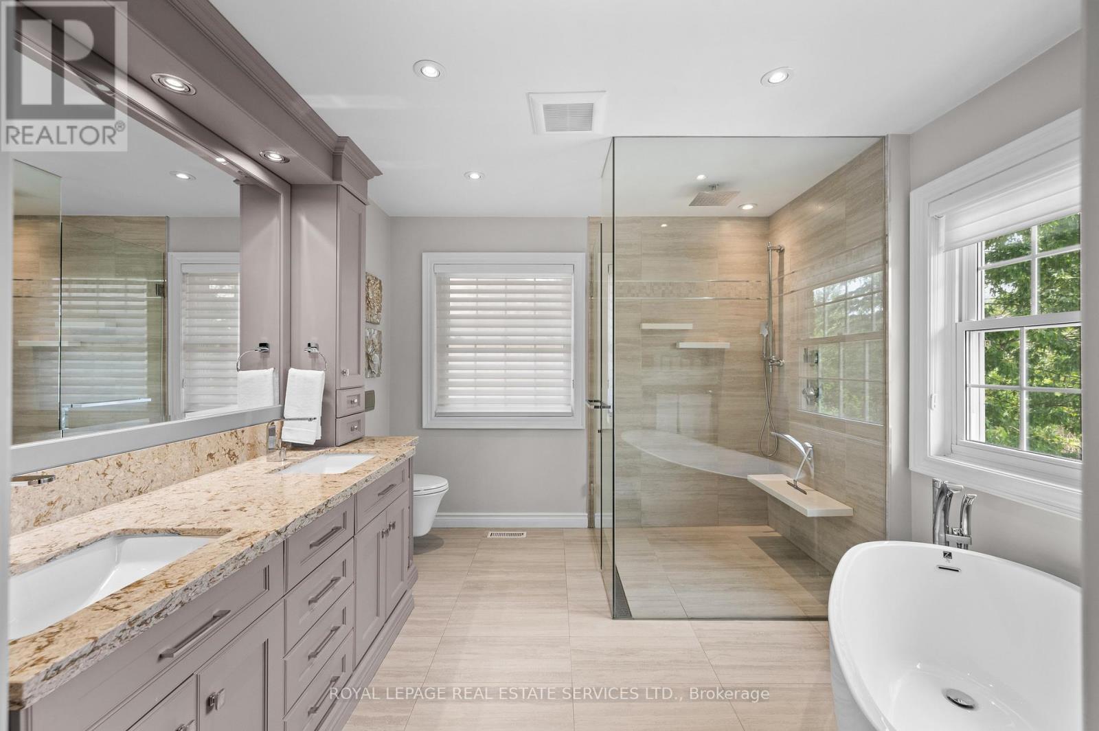 












2224 BRAYS LANE

,
Oakville,




Ontario
L6M3J6

