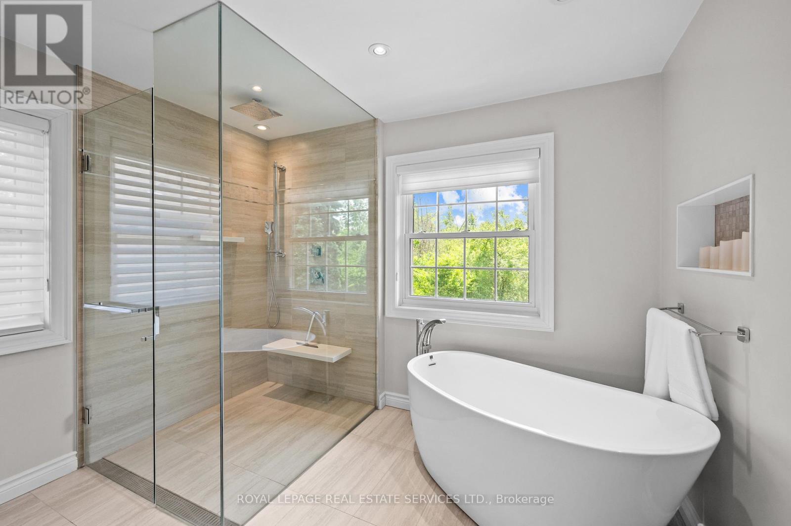 












2224 BRAYS LANE

,
Oakville,




Ontario
L6M3J6

