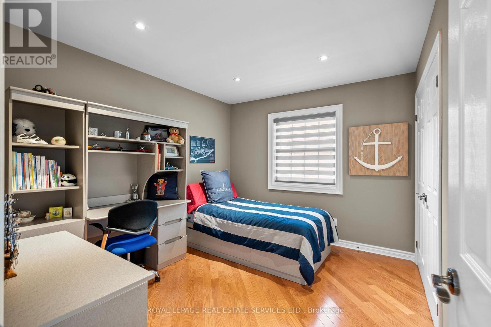 












2224 BRAYS LANE

,
Oakville,




Ontario
L6M3J6

