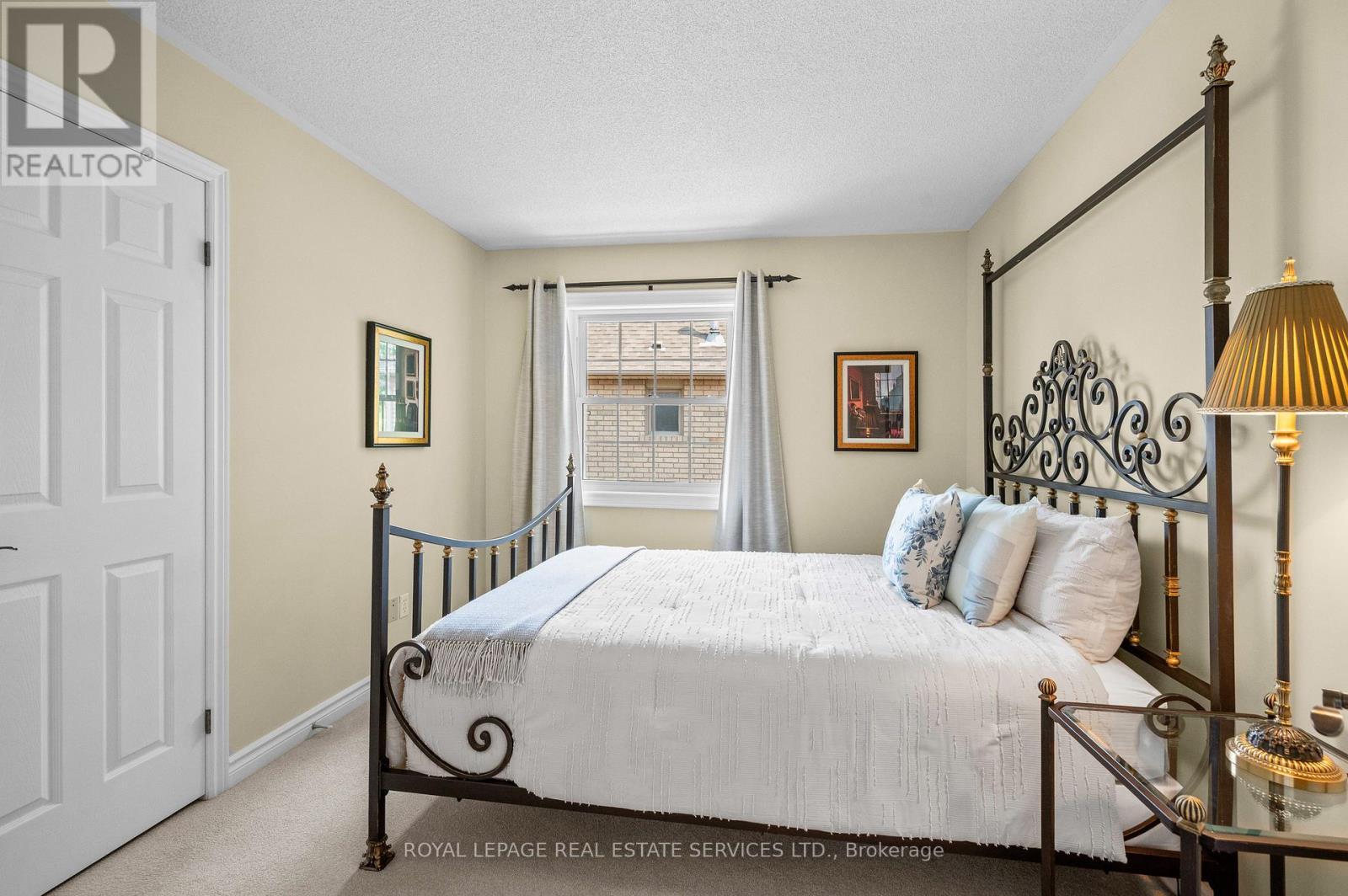 












2224 BRAYS LANE

,
Oakville,




Ontario
L6M3J6

