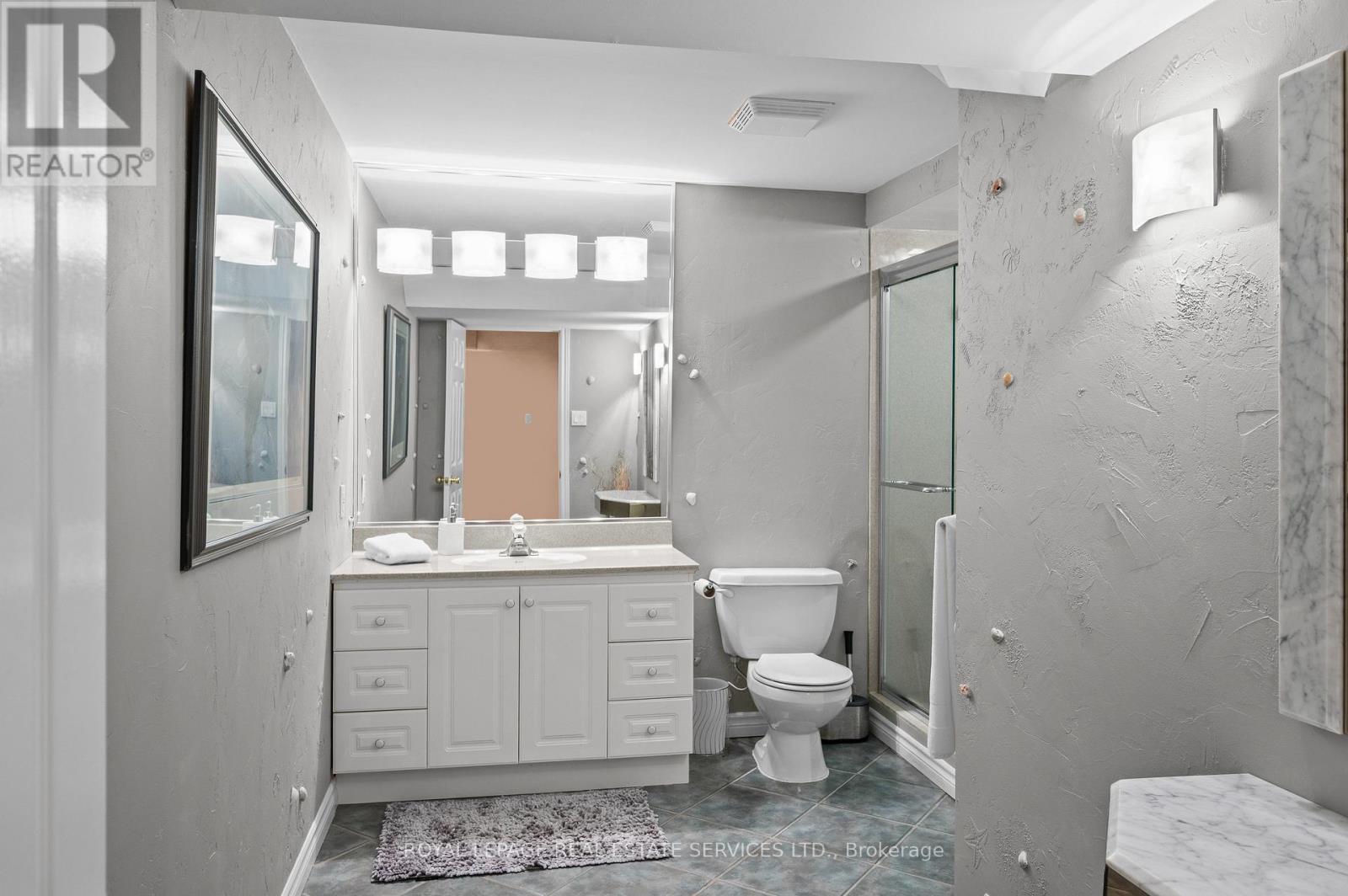 












2224 BRAYS LANE

,
Oakville,




Ontario
L6M3J6

