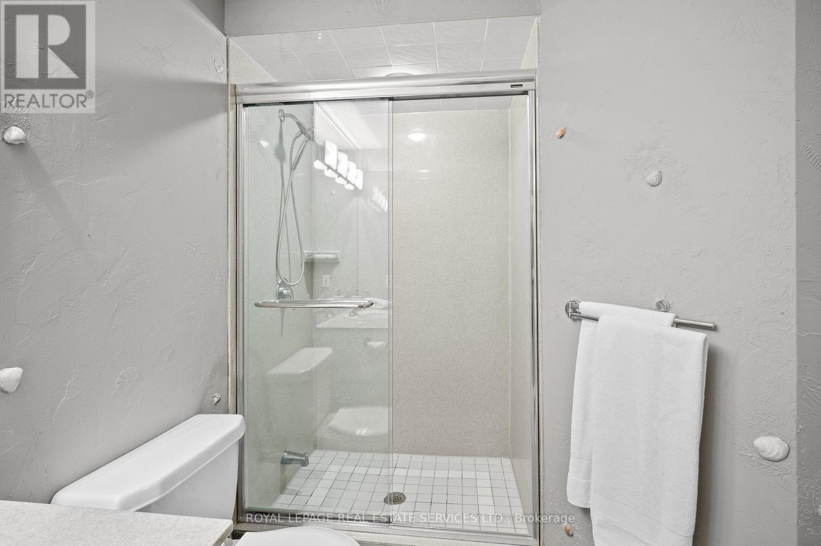 












2224 BRAYS LANE

,
Oakville,




Ontario
L6M3J6

