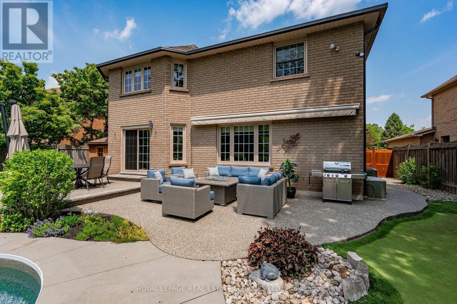 












2224 BRAYS LANE

,
Oakville,




Ontario
L6M3J6

