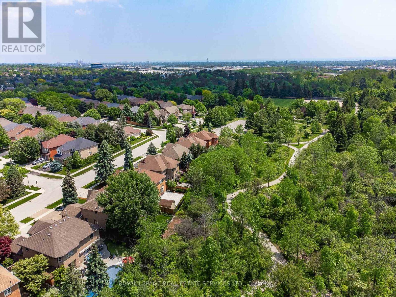 












2224 BRAYS LANE

,
Oakville,




Ontario
L6M3J6

