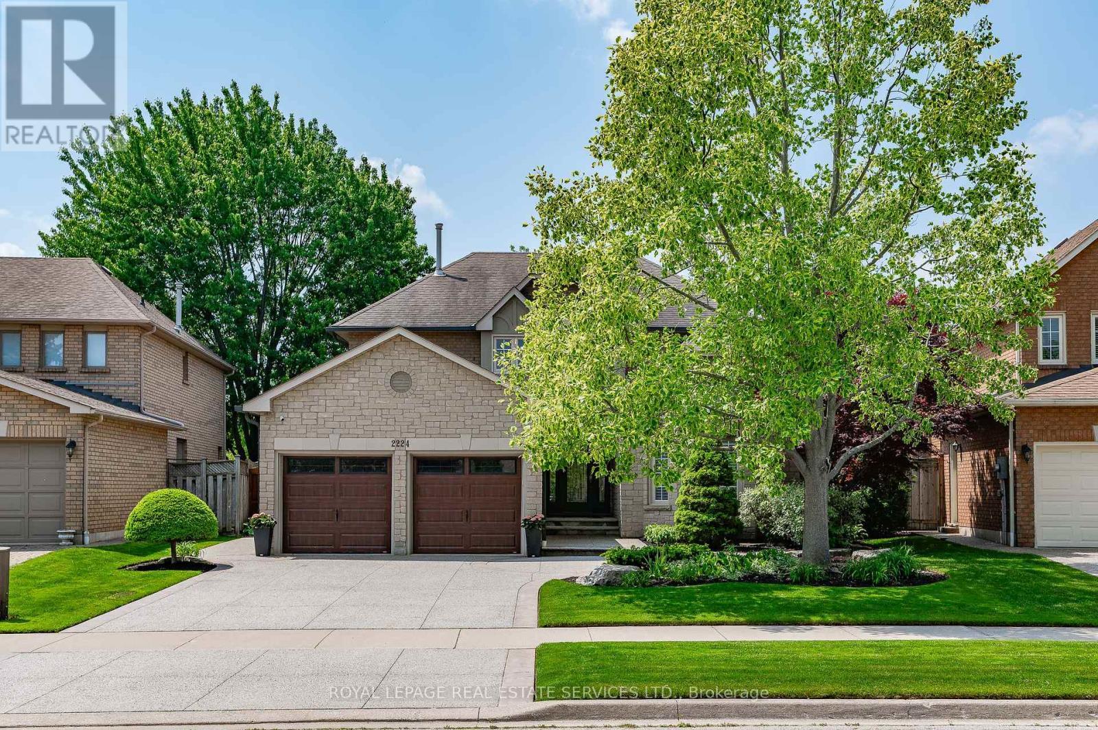 












2224 BRAYS LANE

,
Oakville,




Ontario
L6M3J6

