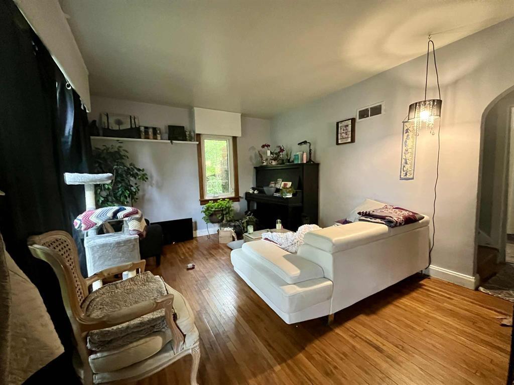 












106 Memorial Avenue S

,
Russell,




Manitoba
R0J1W0

