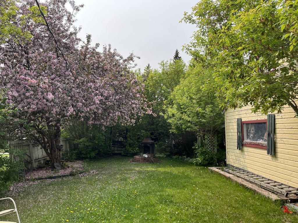 












106 Memorial Avenue S

,
Russell,




Manitoba
R0J1W0

