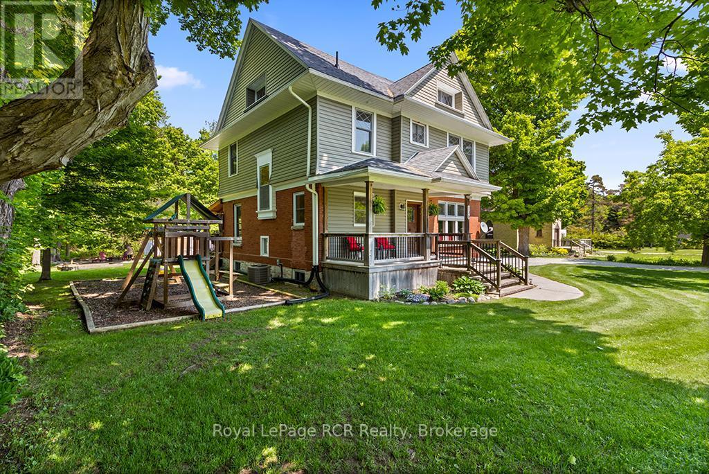 












136 QUEEN STREET W

,
South Bruce Peninsula,




Ontario
N0H1P0

