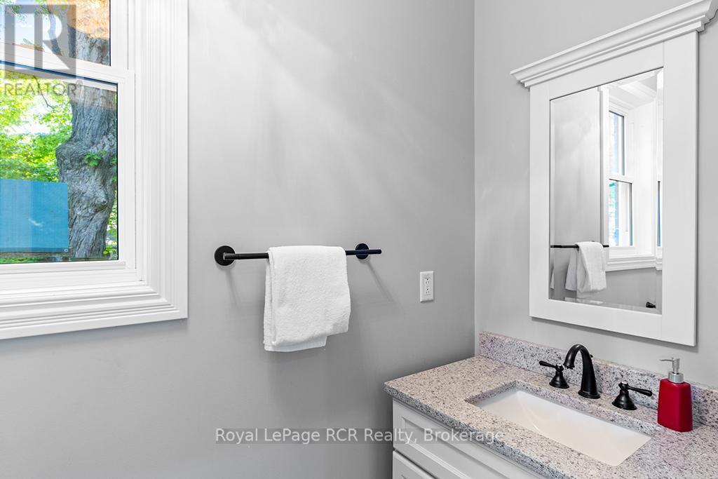 












136 QUEEN STREET W

,
South Bruce Peninsula,




Ontario
N0H1P0

